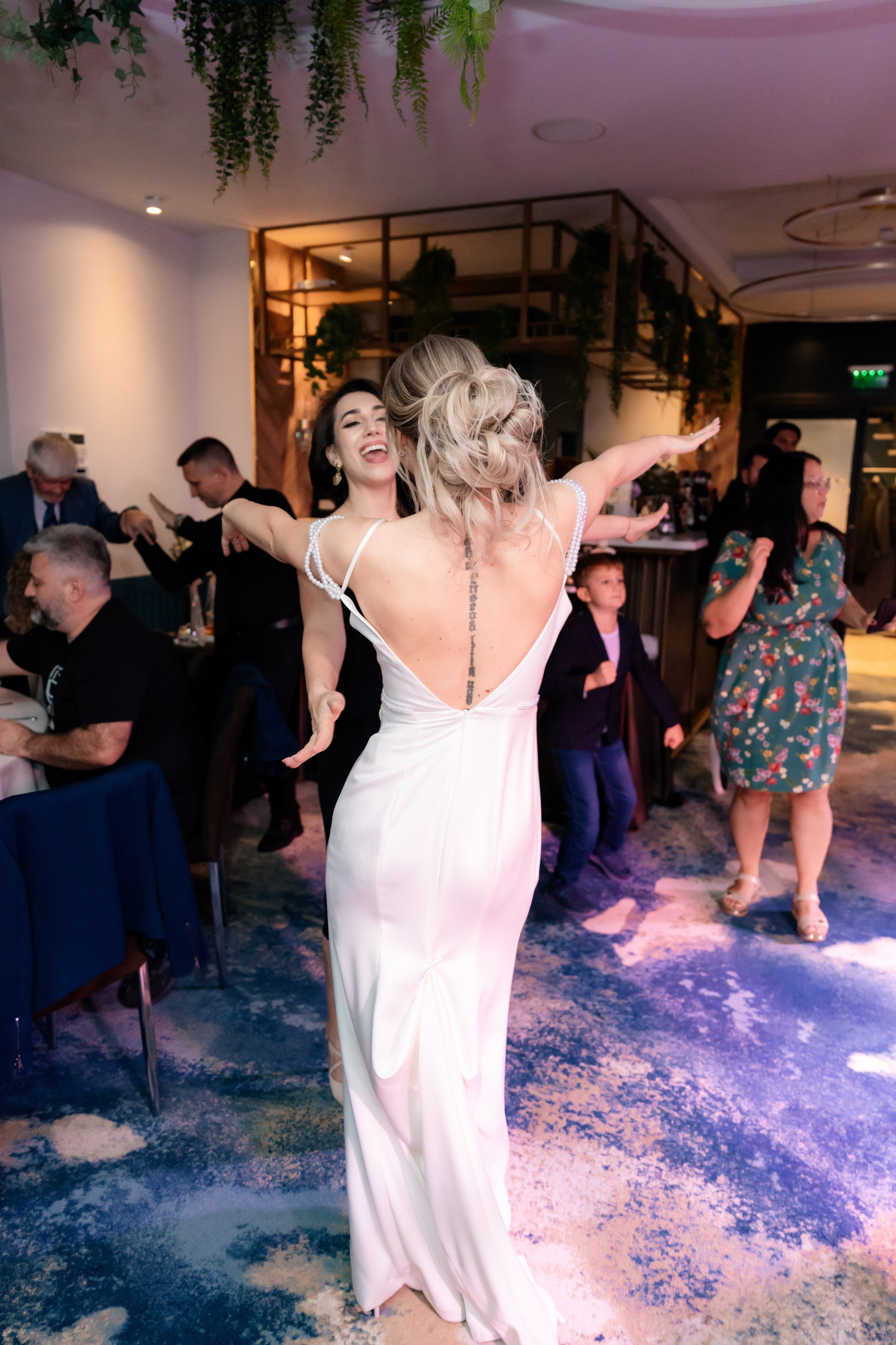 Madisson & Alex. Destination Wedding Photographer Alex Pasarelu