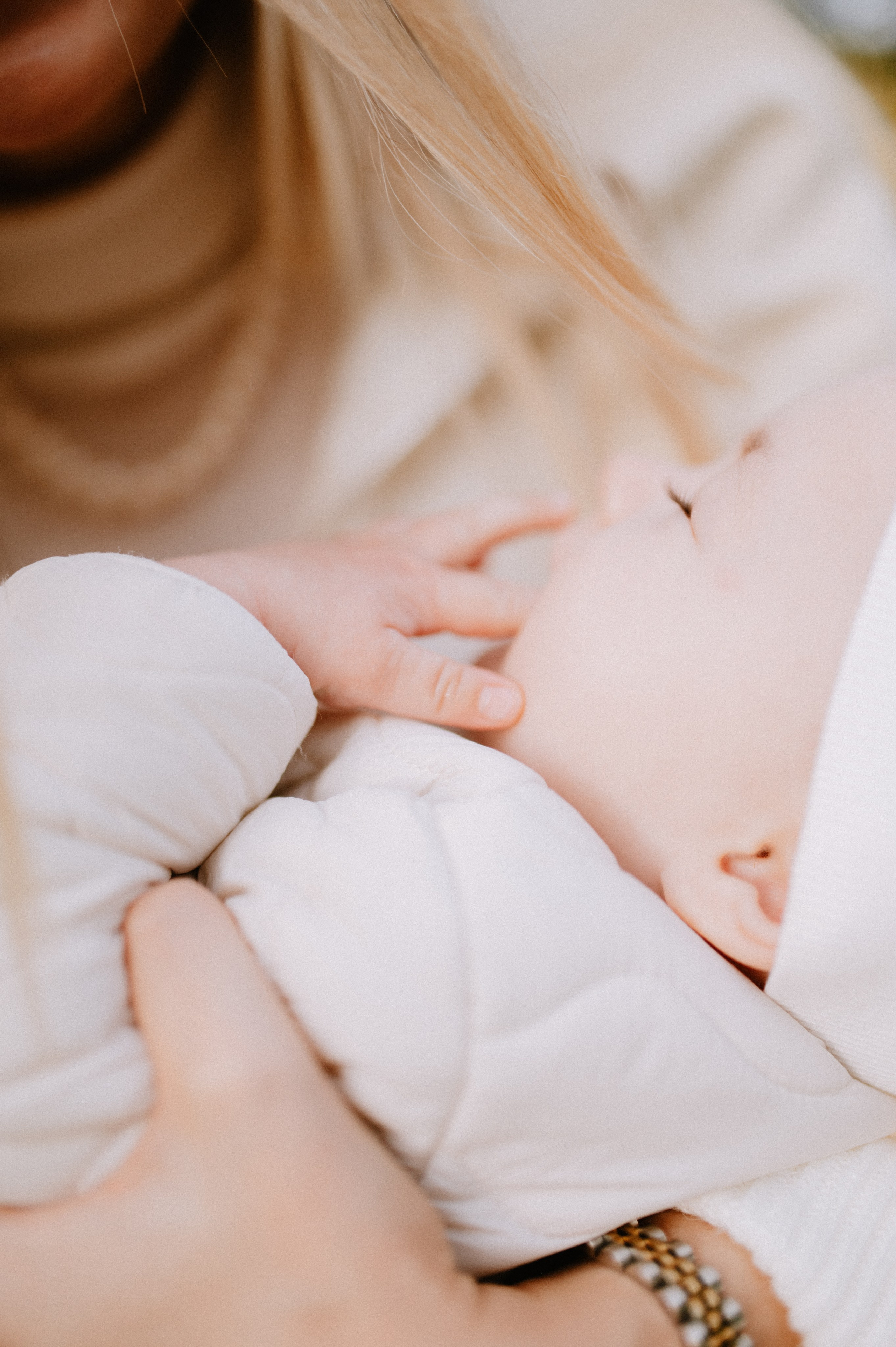 Oli&klaudi. ANNA-MARIA PHOTO CONTENT CREATOR — фотограф, эстет, художник и визуальный эксперт в Instagram, работающий в Праге