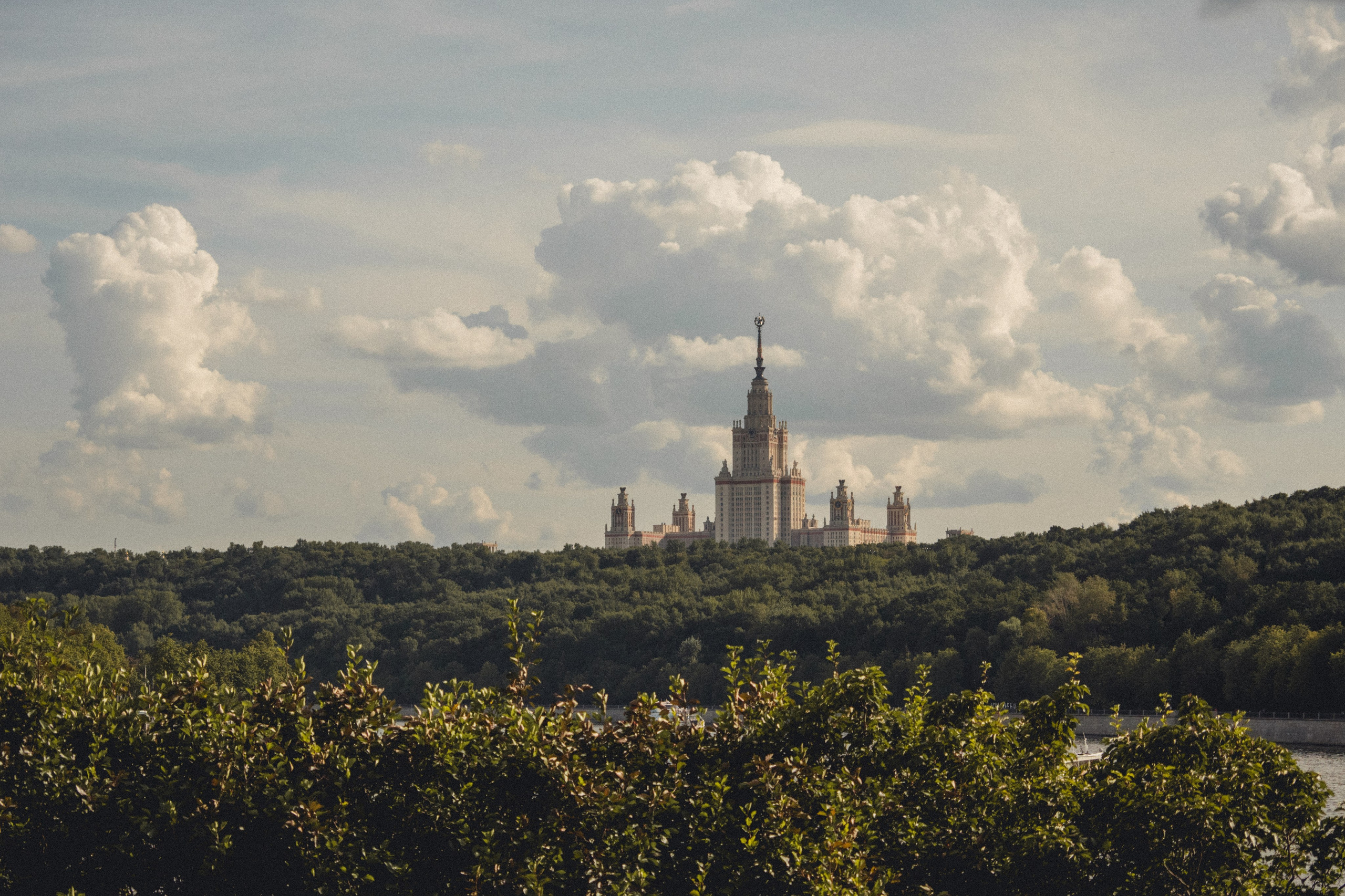 Воробьевы Горы. Photographe sur Cote d’Azur. Portraits de familles, couples, enfants, événements