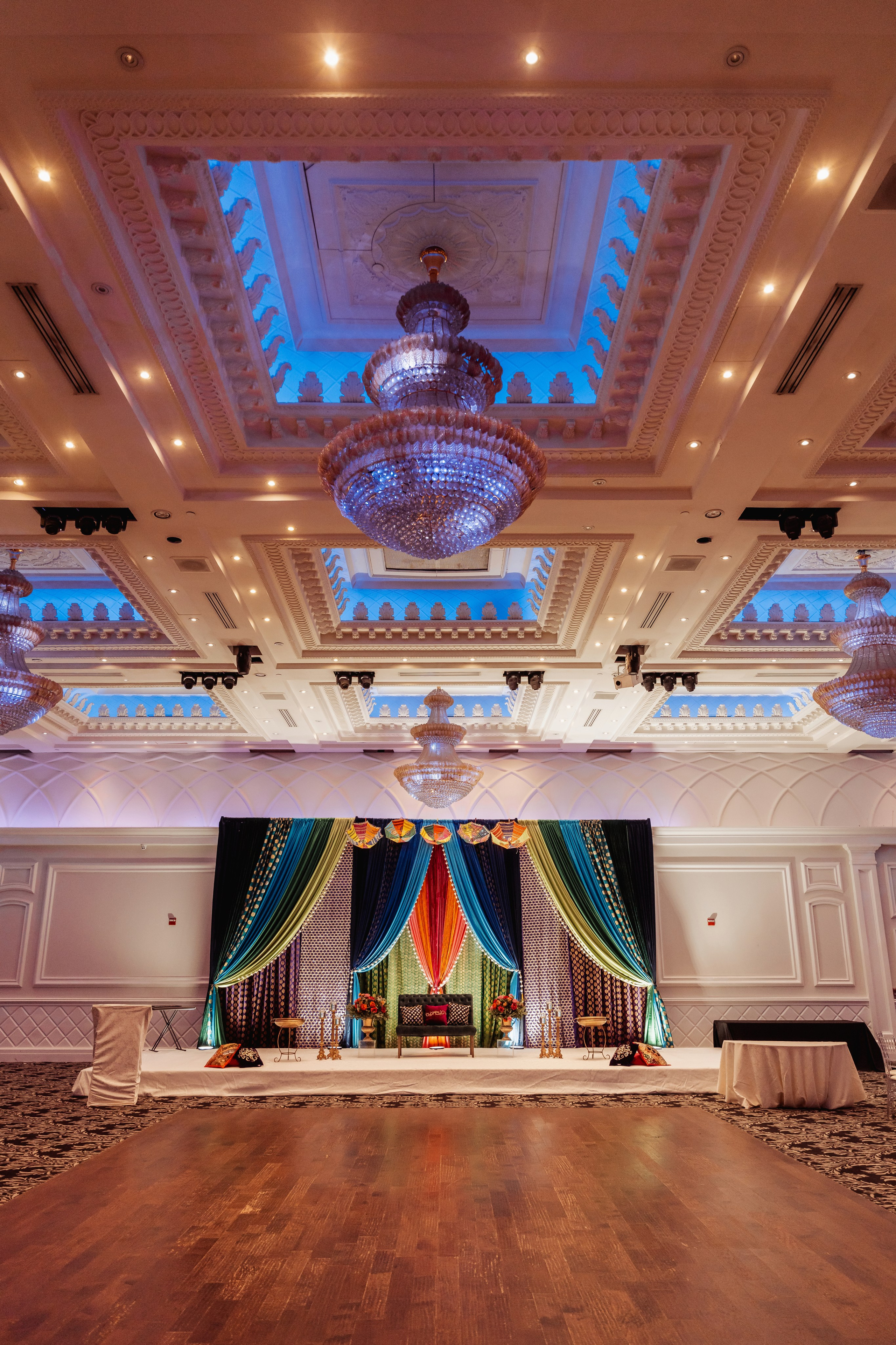 Darshil & Shailja. Wedding Photographer & Cinematographer studios