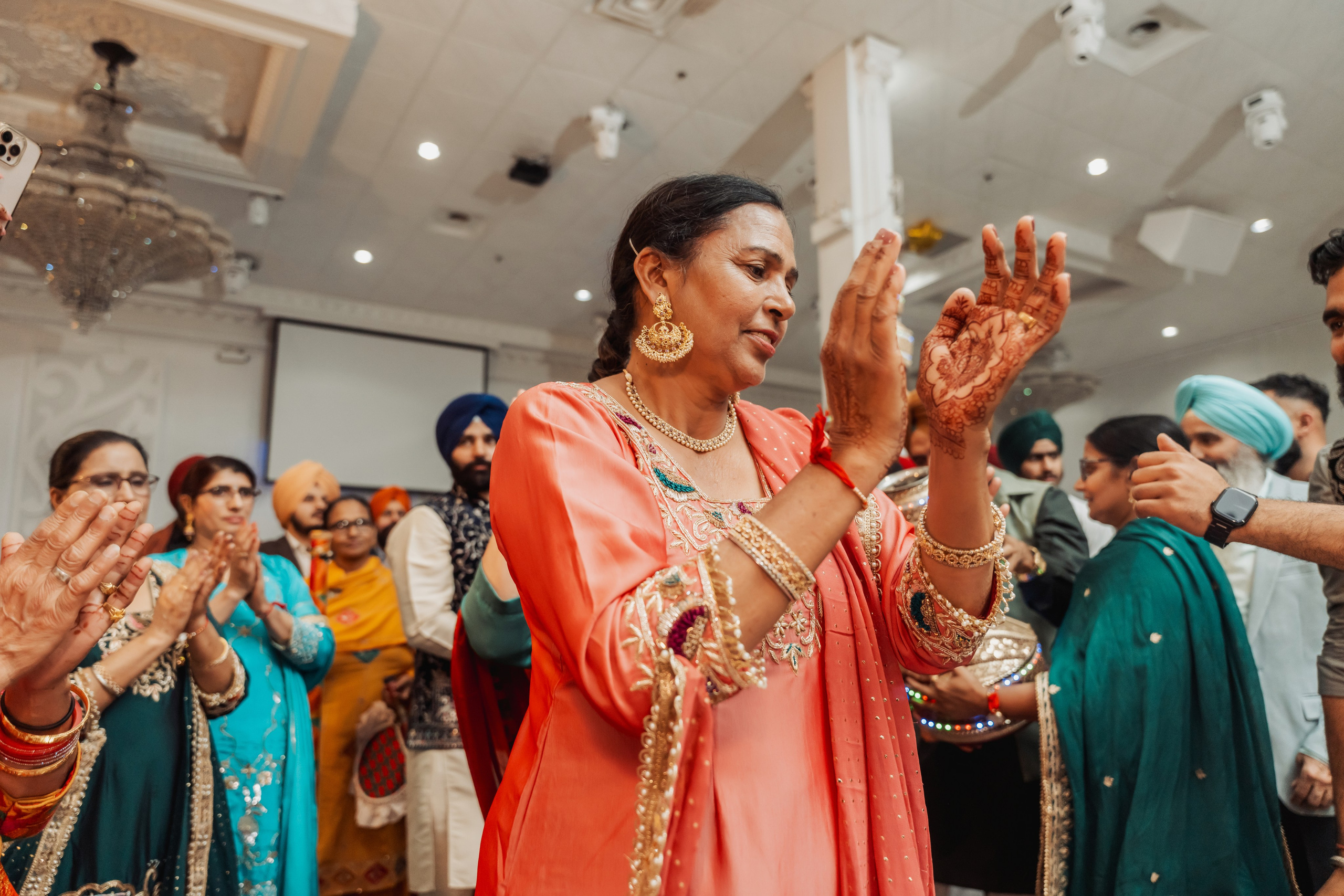 Gagan & Jasmeen. Wedding Photographer & Cinematographer studios