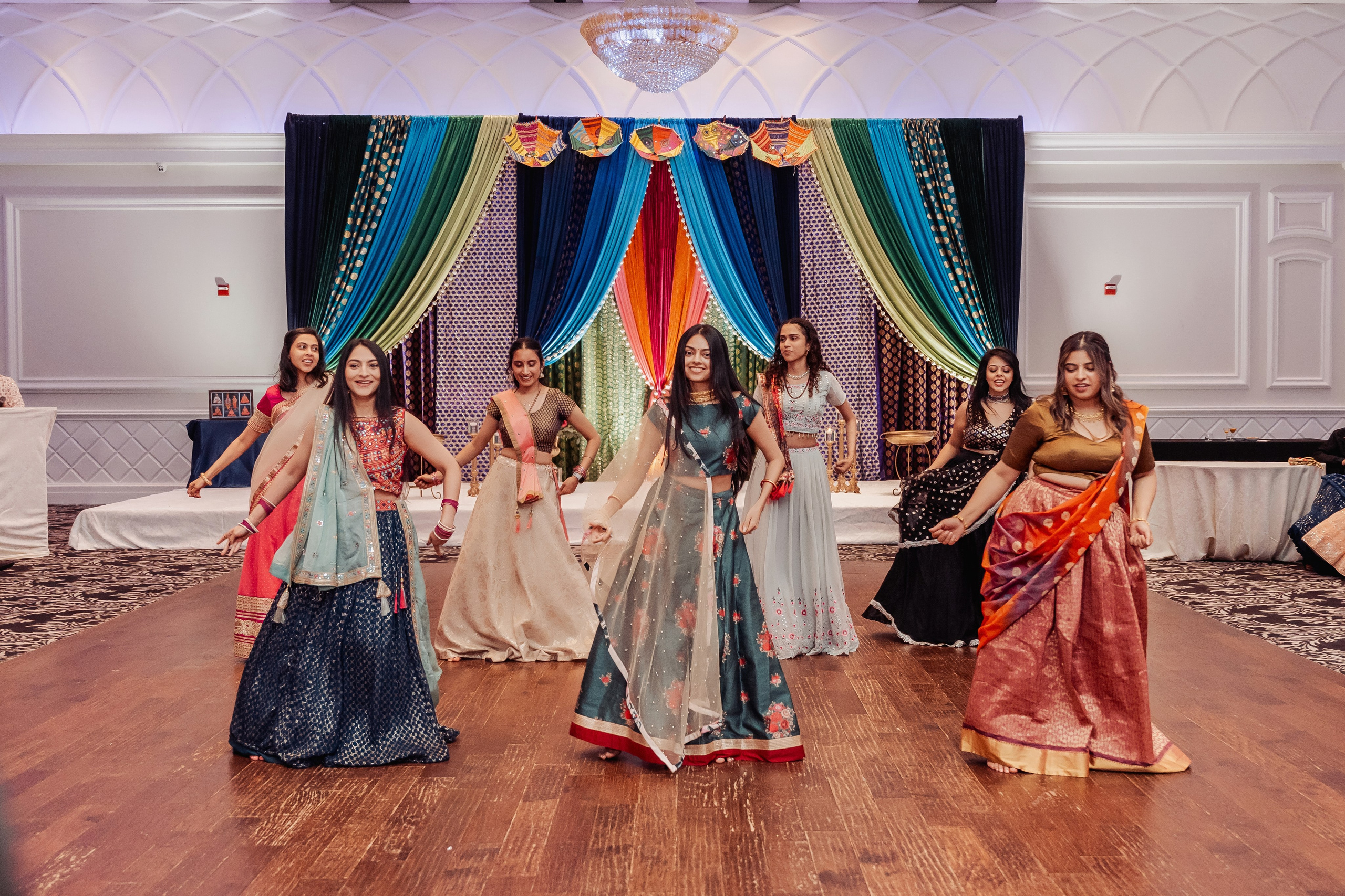 Darshil & Shailja. Wedding Photographer & Cinematographer studios