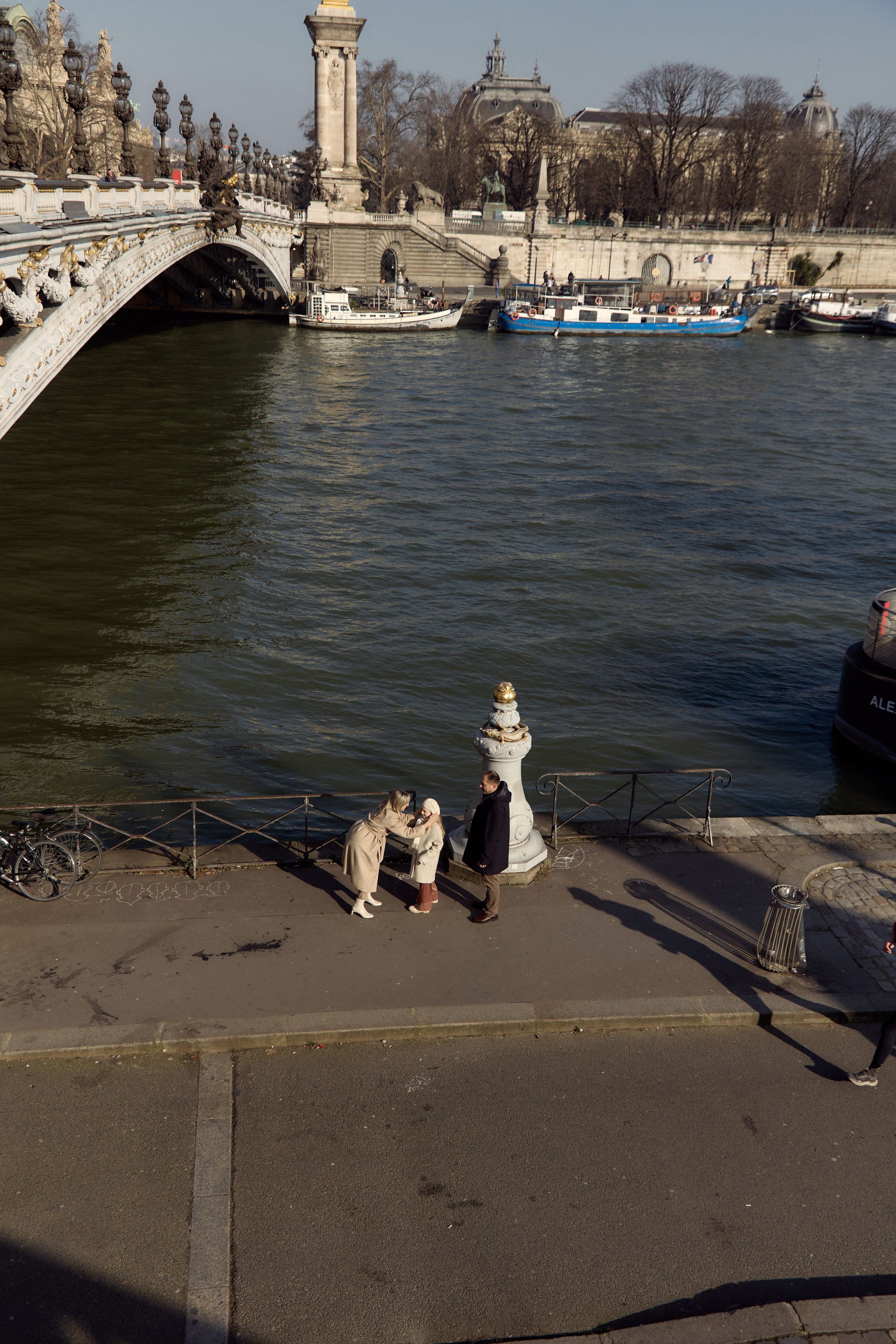 Pont Alexandre III & Eiffel Tower. Fotógrafa en París