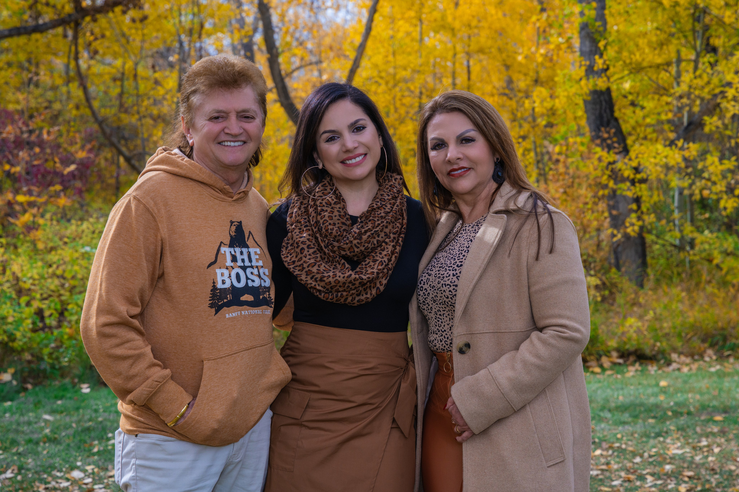Ariana’s Family. Carlos Lima Photography — Photographer in Calgary
