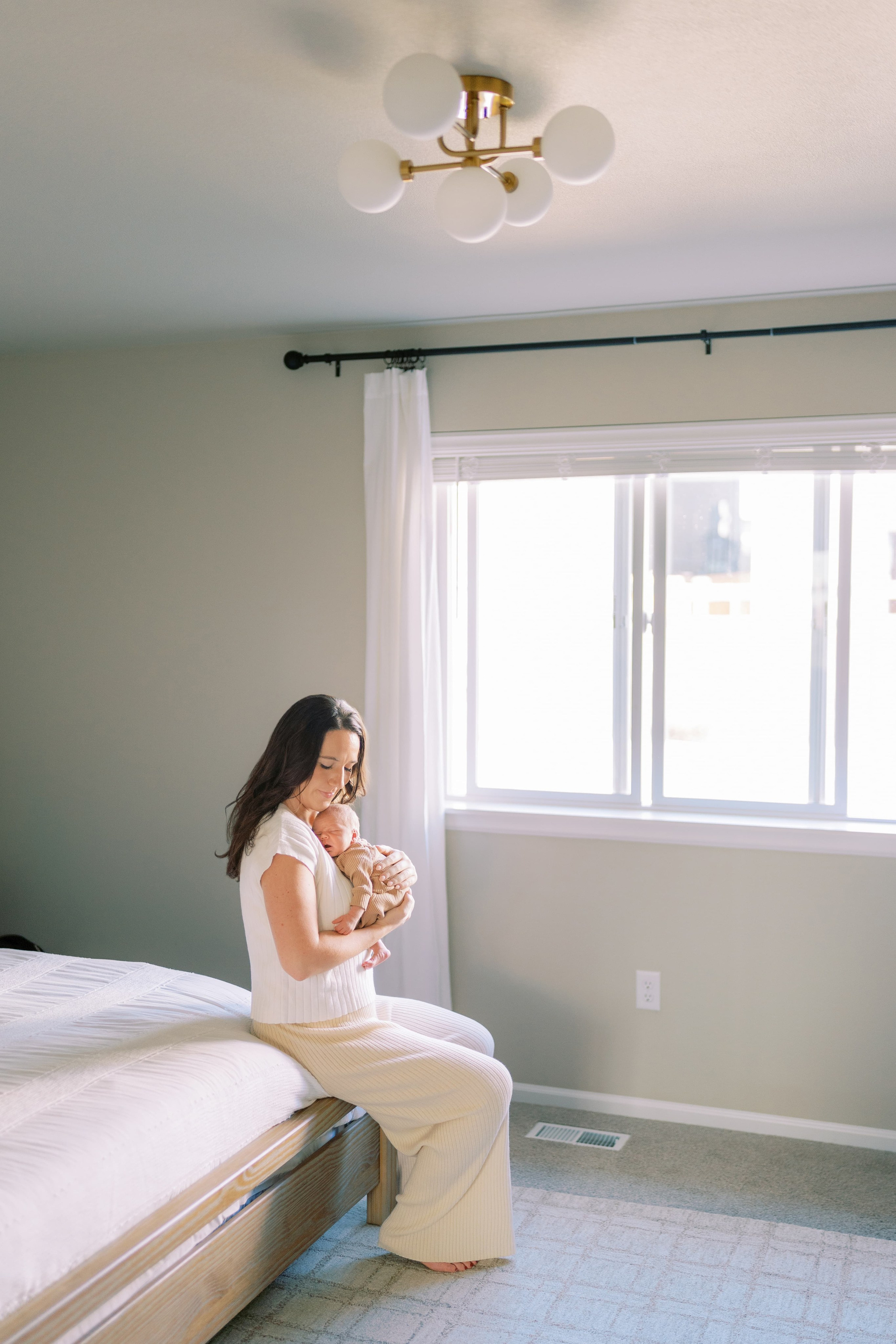 New born photoshoot at home. Anna & Entony. WA. November 2024. EVAN ARISTOV WEDDING PHOTOGRAPHY — Seattle Wedding Photographer