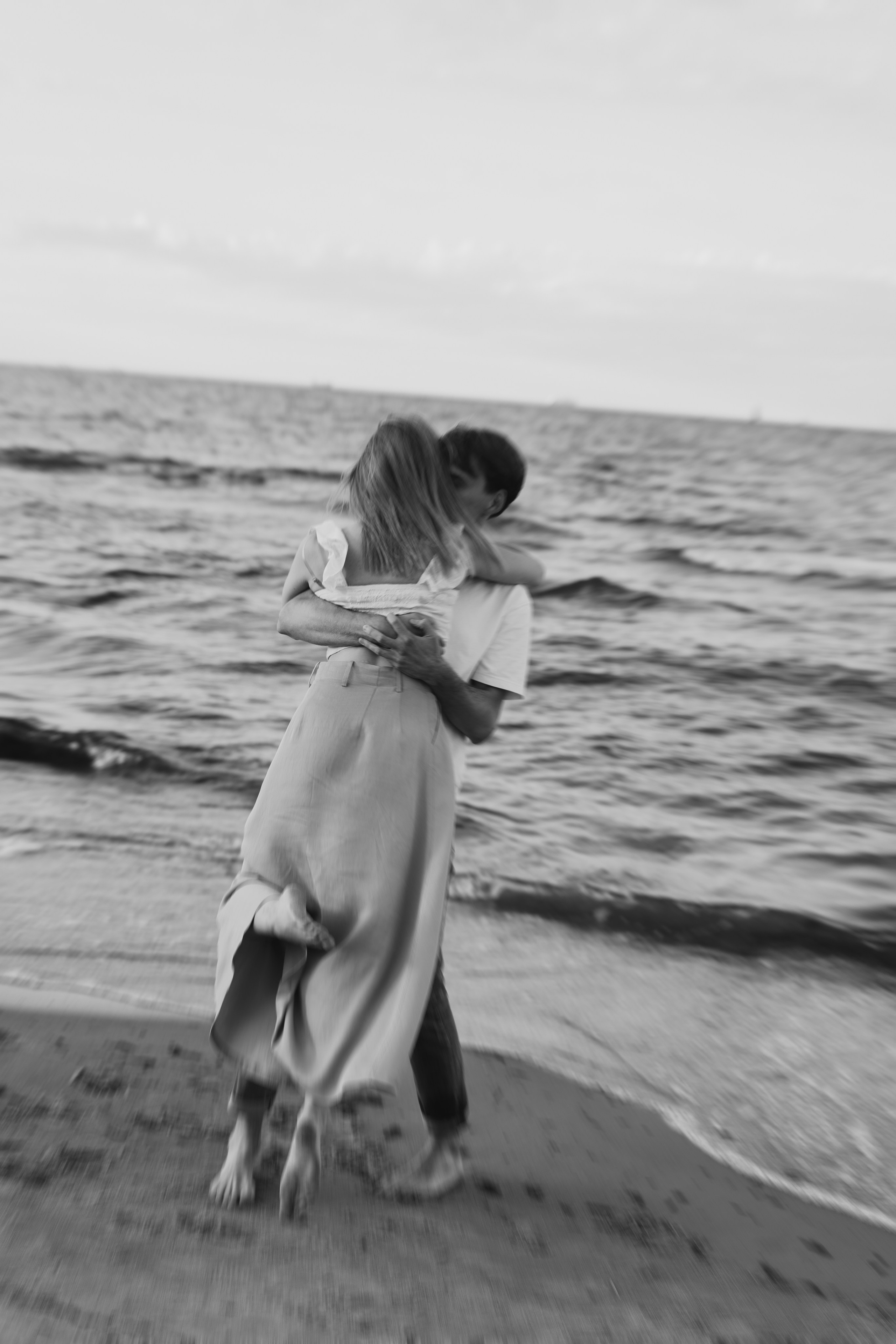 Gracjana i Damian, sesja narzeczeńska nad morzem. Fotograf ślubny & lifestyle Gdańsk, Karolina Baczewska