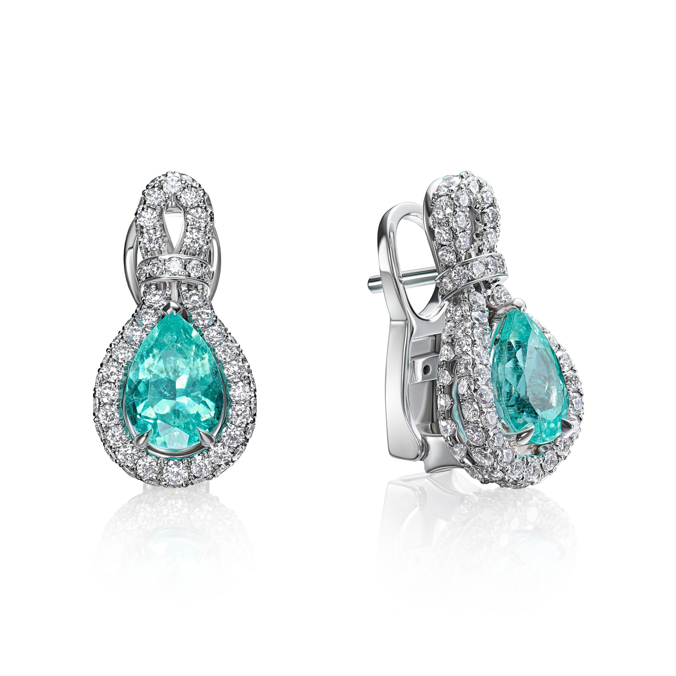 earrings with jewels and diamonds - photographer Andrey Dunin
