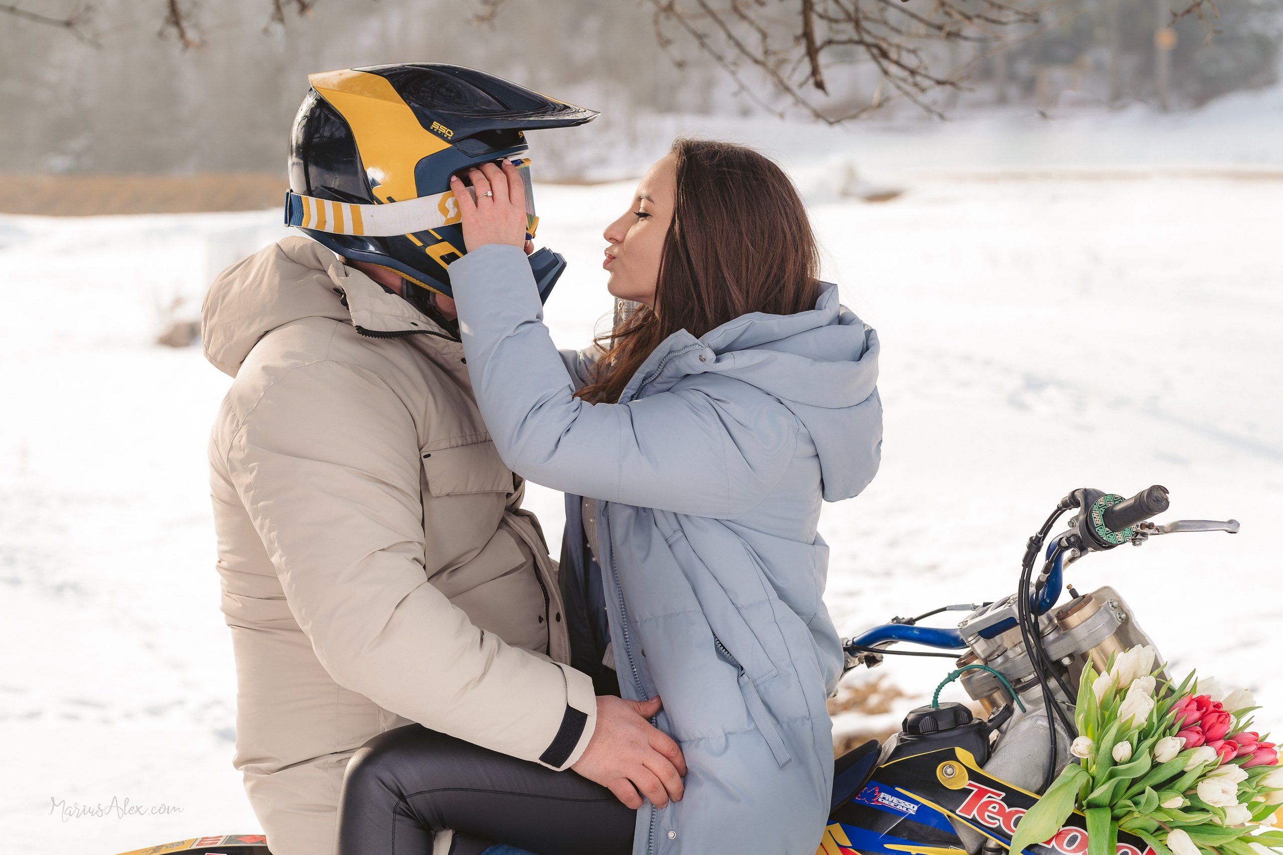 Ioana & Robert - Un Save the Date cu emoție și adrenalină 🏍️. Marius Alex fotograf de eveniment si portret din Suceava
