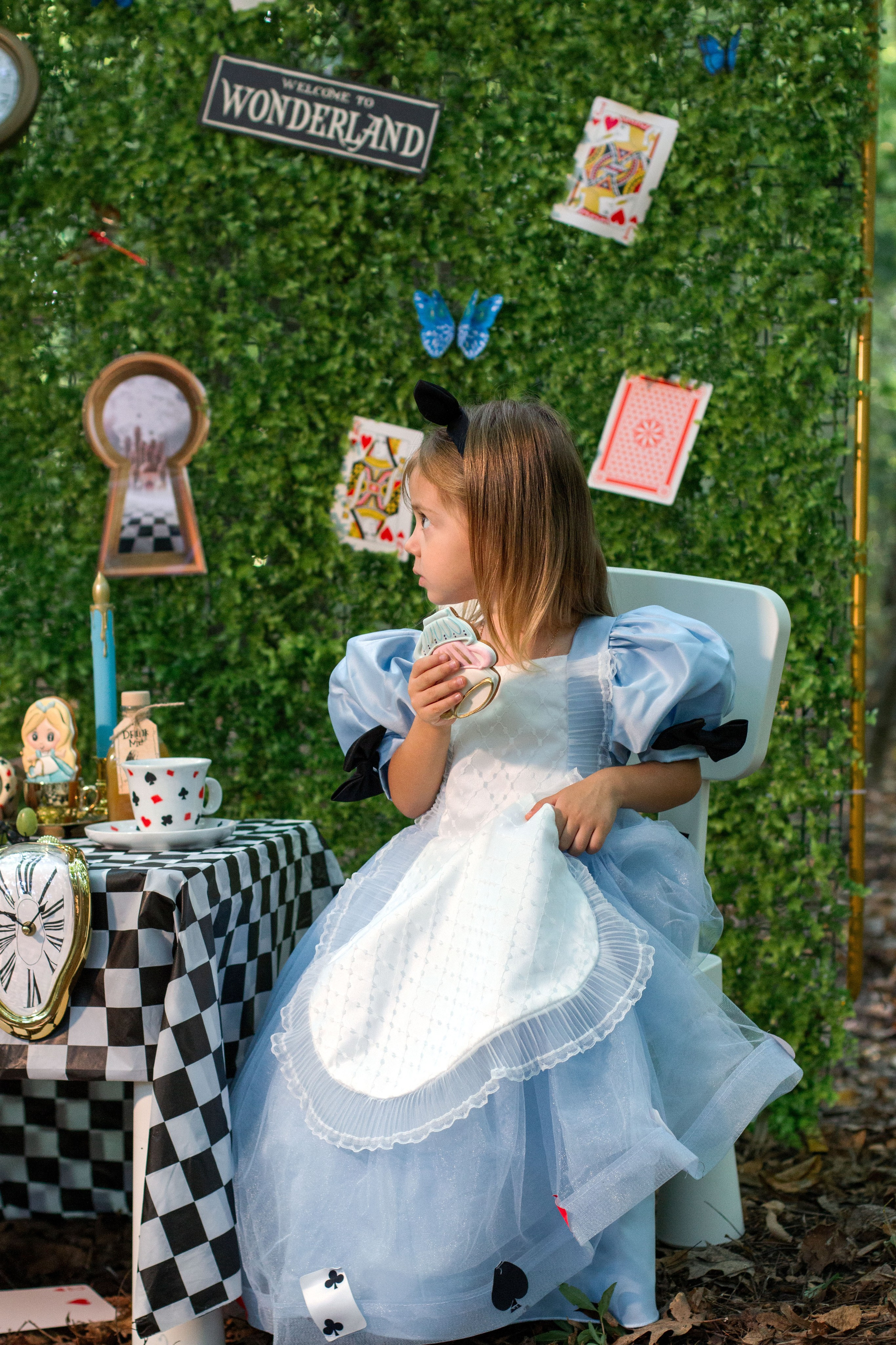 Алиса в стране чудес. Детский и семейный фотограф в г. Бельцы