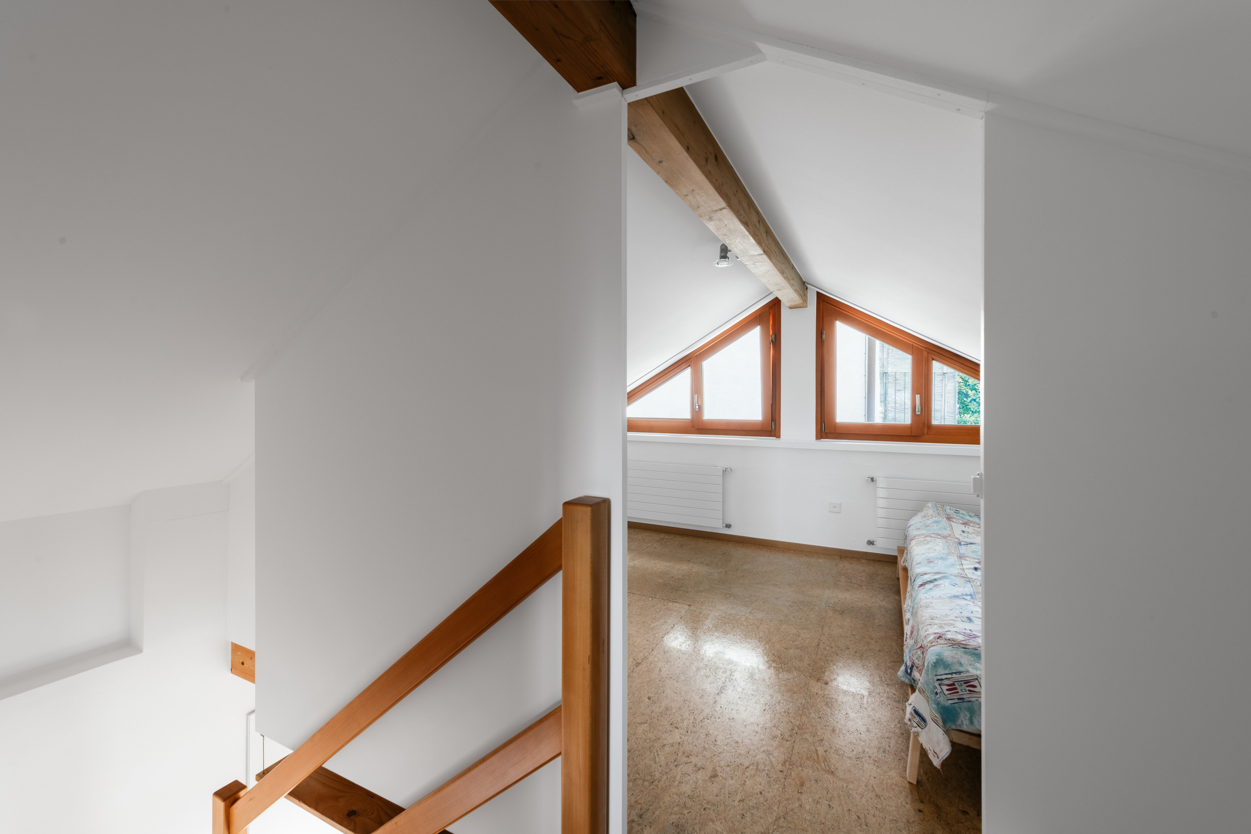 Haus, CUGNASCO, TICINO. Hallo! Ich bin Elena und arbeite als Immobilienfotografin