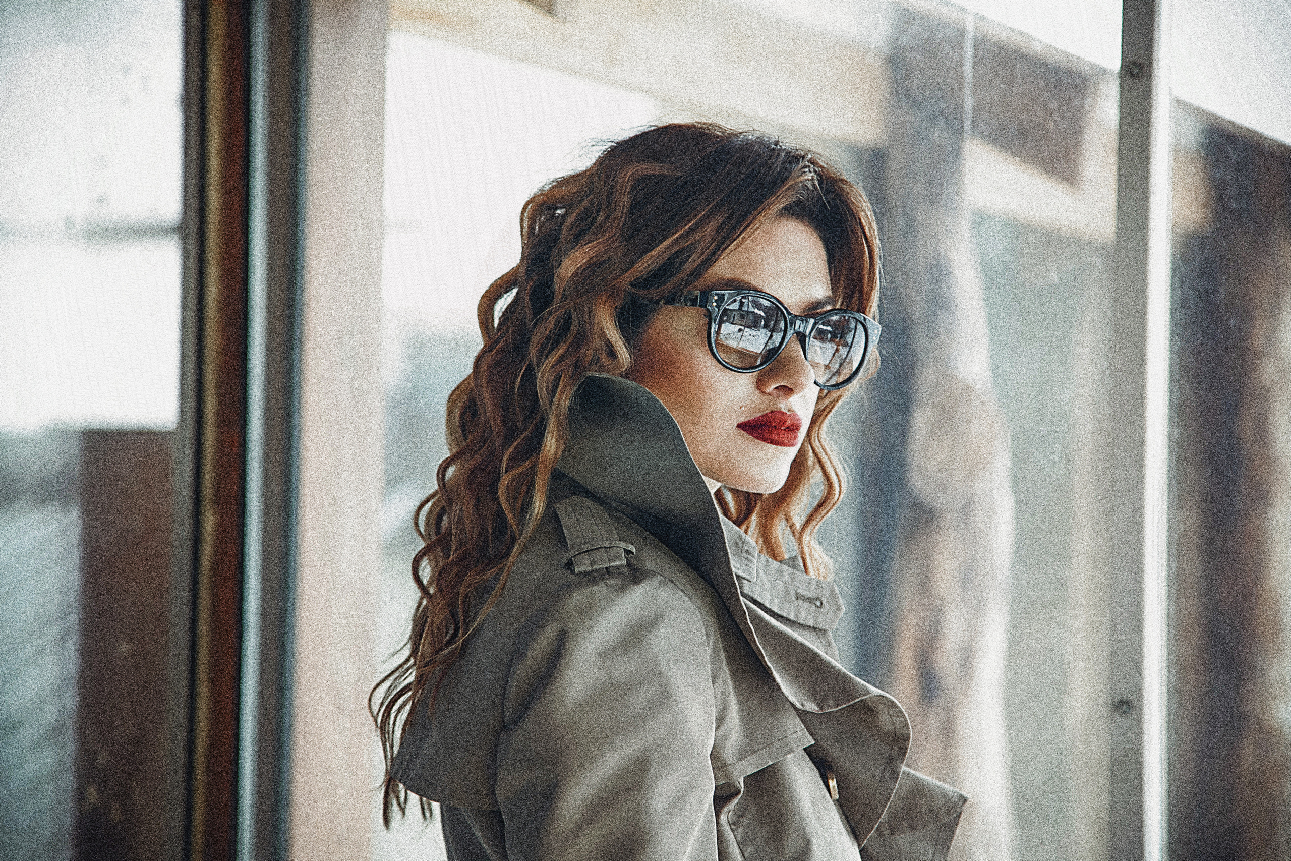 Красивая девушка в старом доме. Фотограф в Каппадокии / Julia Ganch