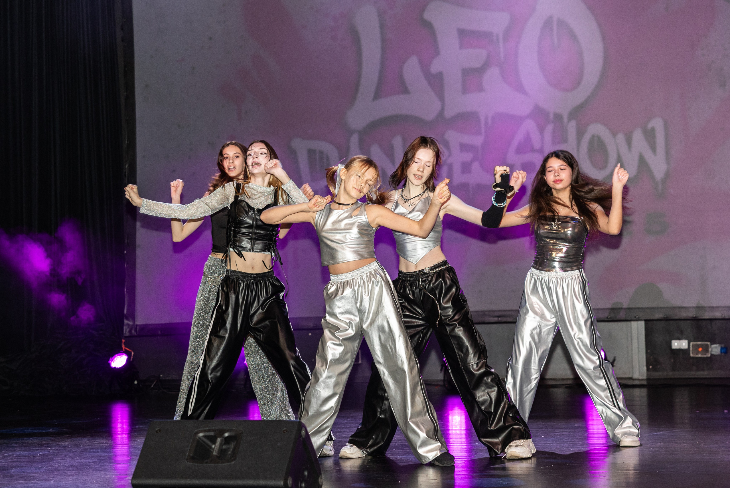 LEO DANCE SHOW WINTER 2025. Семейный и детский фотограф в Варшаве Мила Бобровская