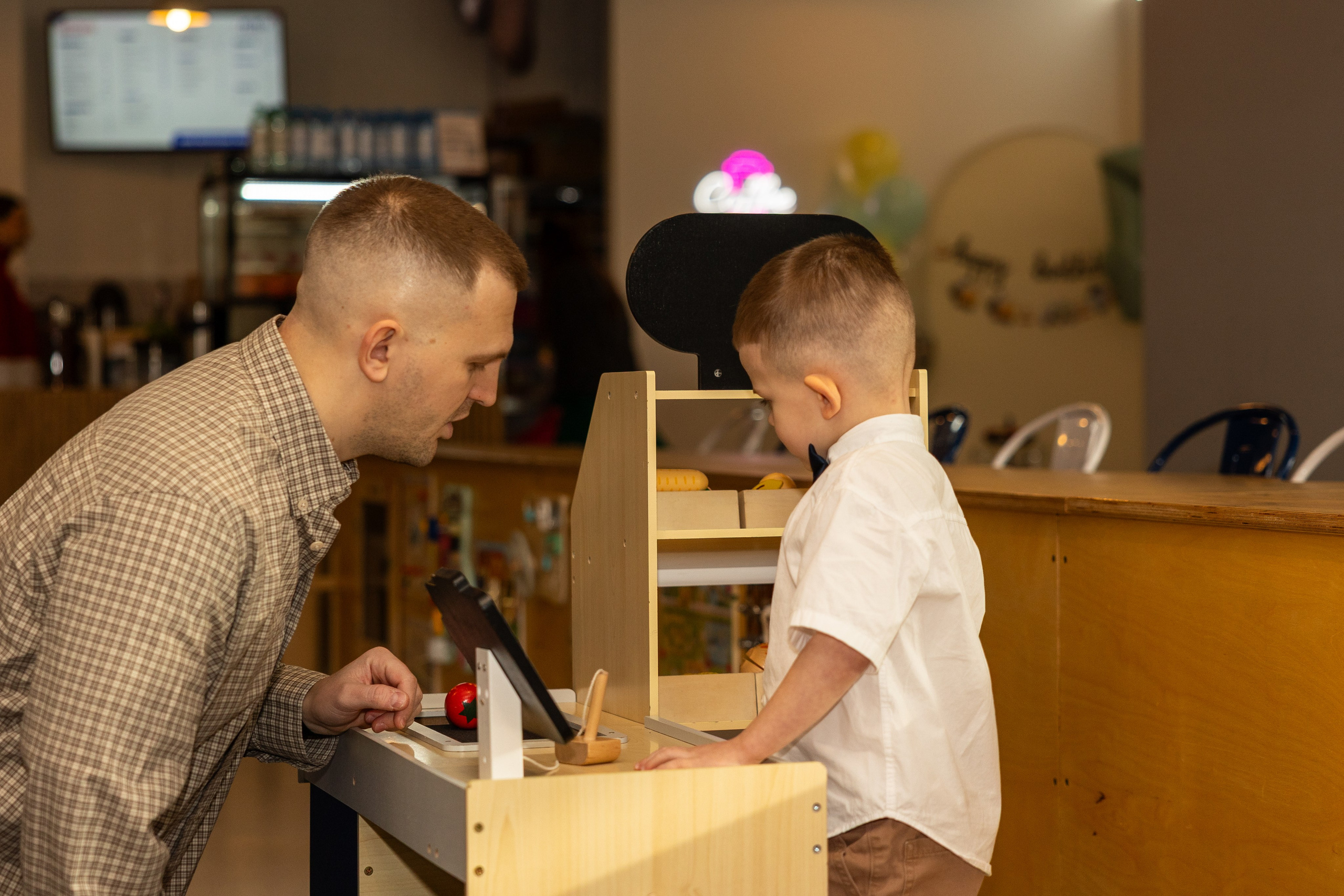 День рождения Артёма 24 января 2026 года. Семейный и детский фотограф в Варшаве Мила Бобровская