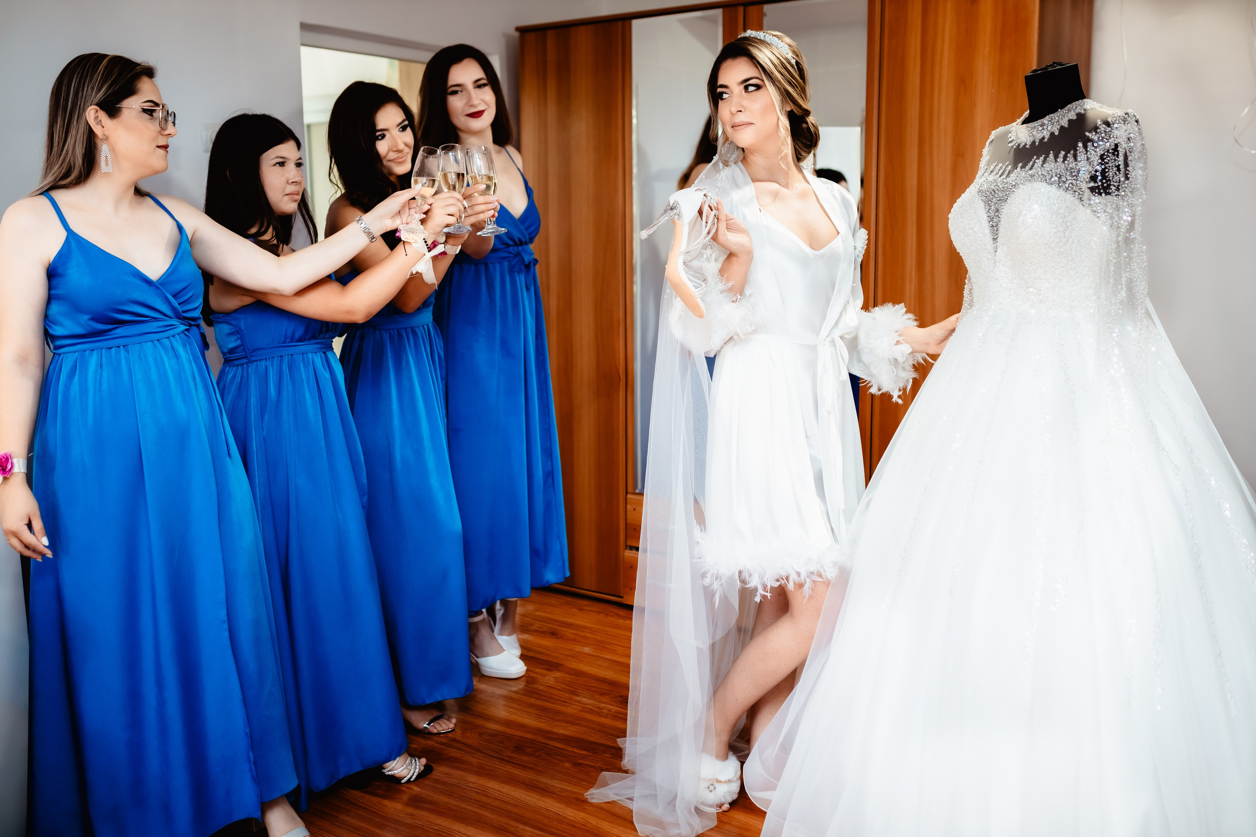 Mireasa in cimitir. Stefan Teodorescu — Fotograf de Nunta