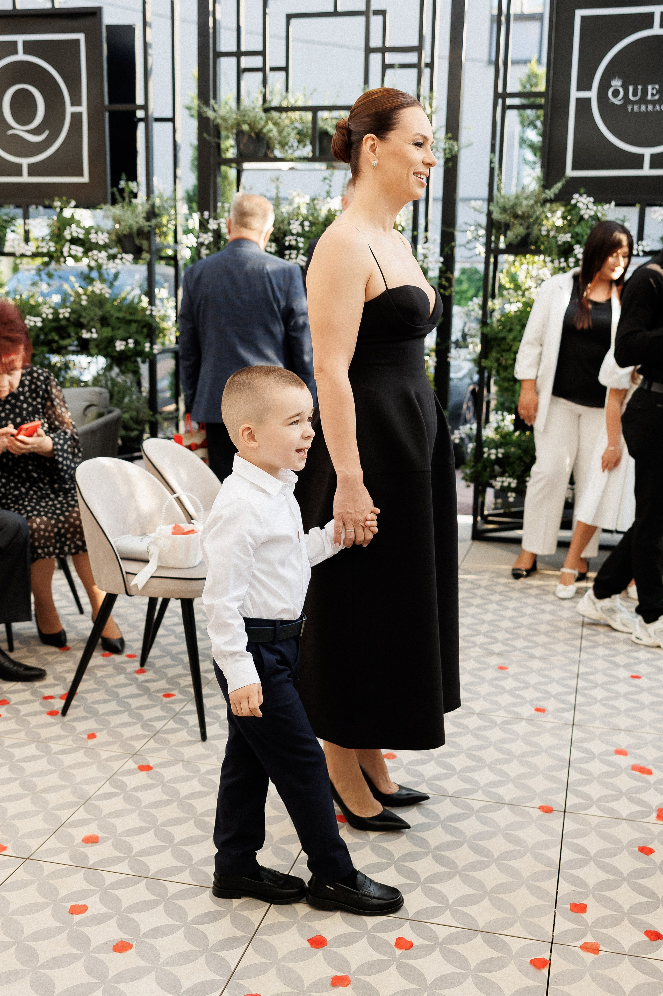 Serghei & Erica — Queen Residence. Servicii Foto și Video 067188353