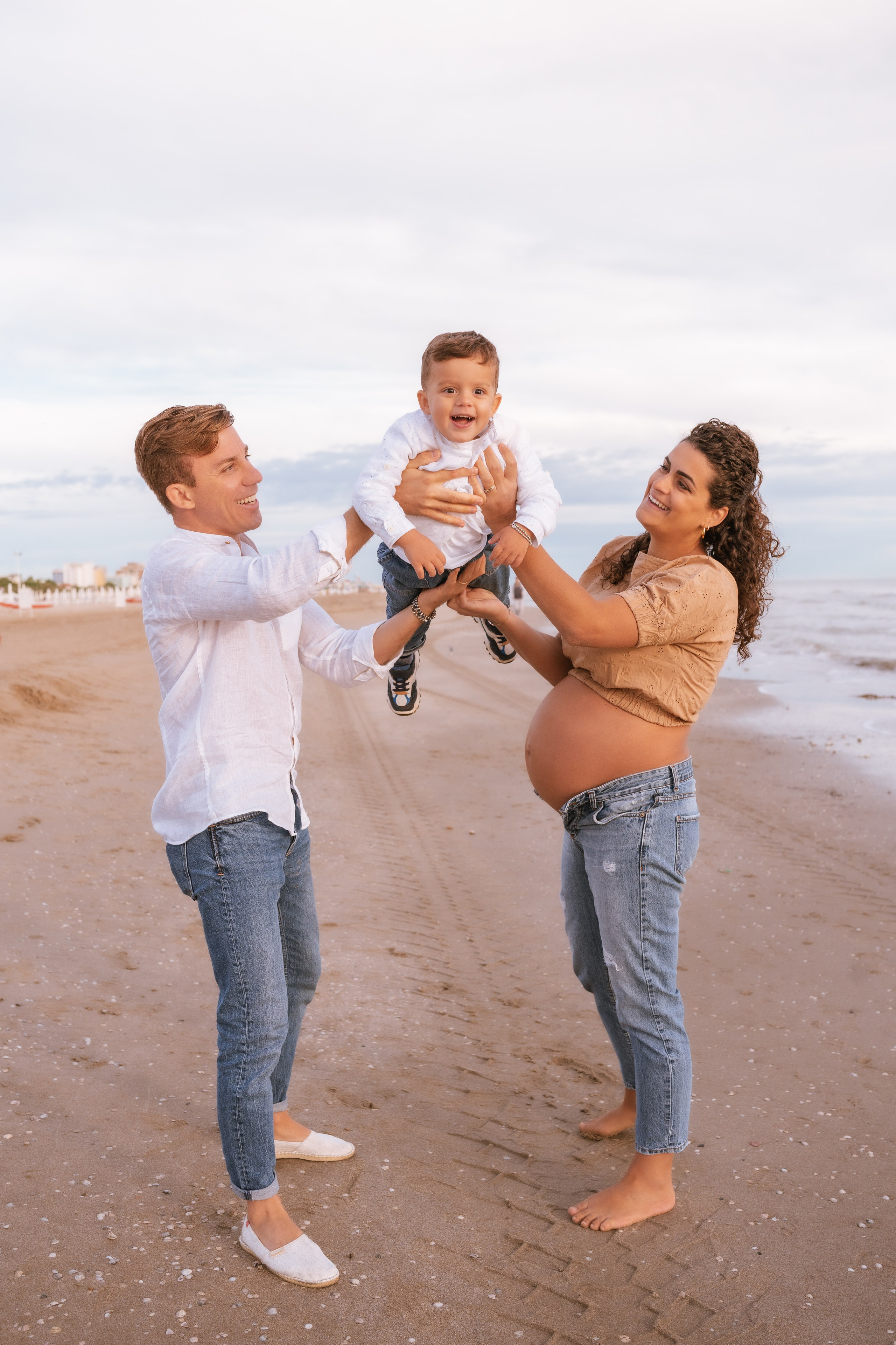 Maternity. Fotografo di famiglia, neonati, maternity, ritratti, matrimoni, cerimonie, Rimini