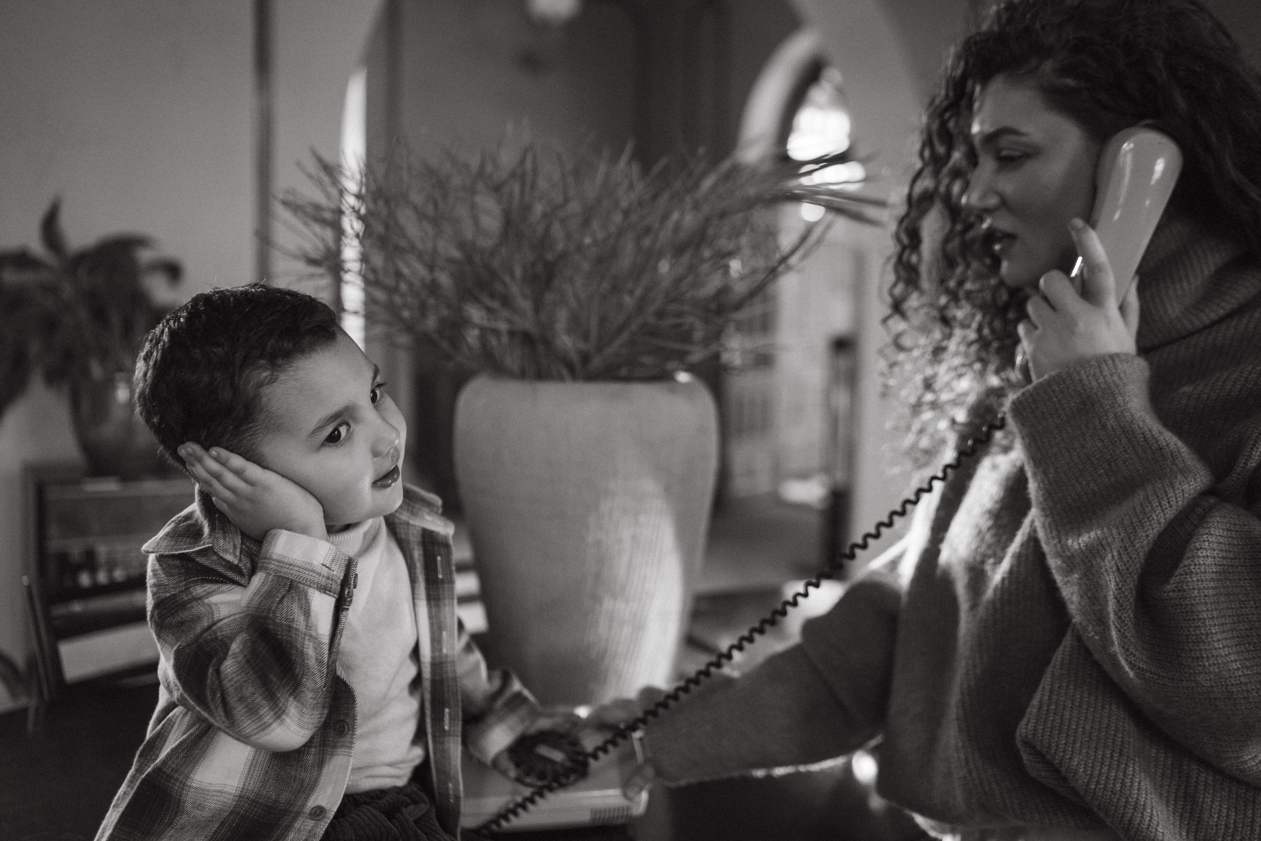 Lika and Anar. Family photographer in Saudi Arabia