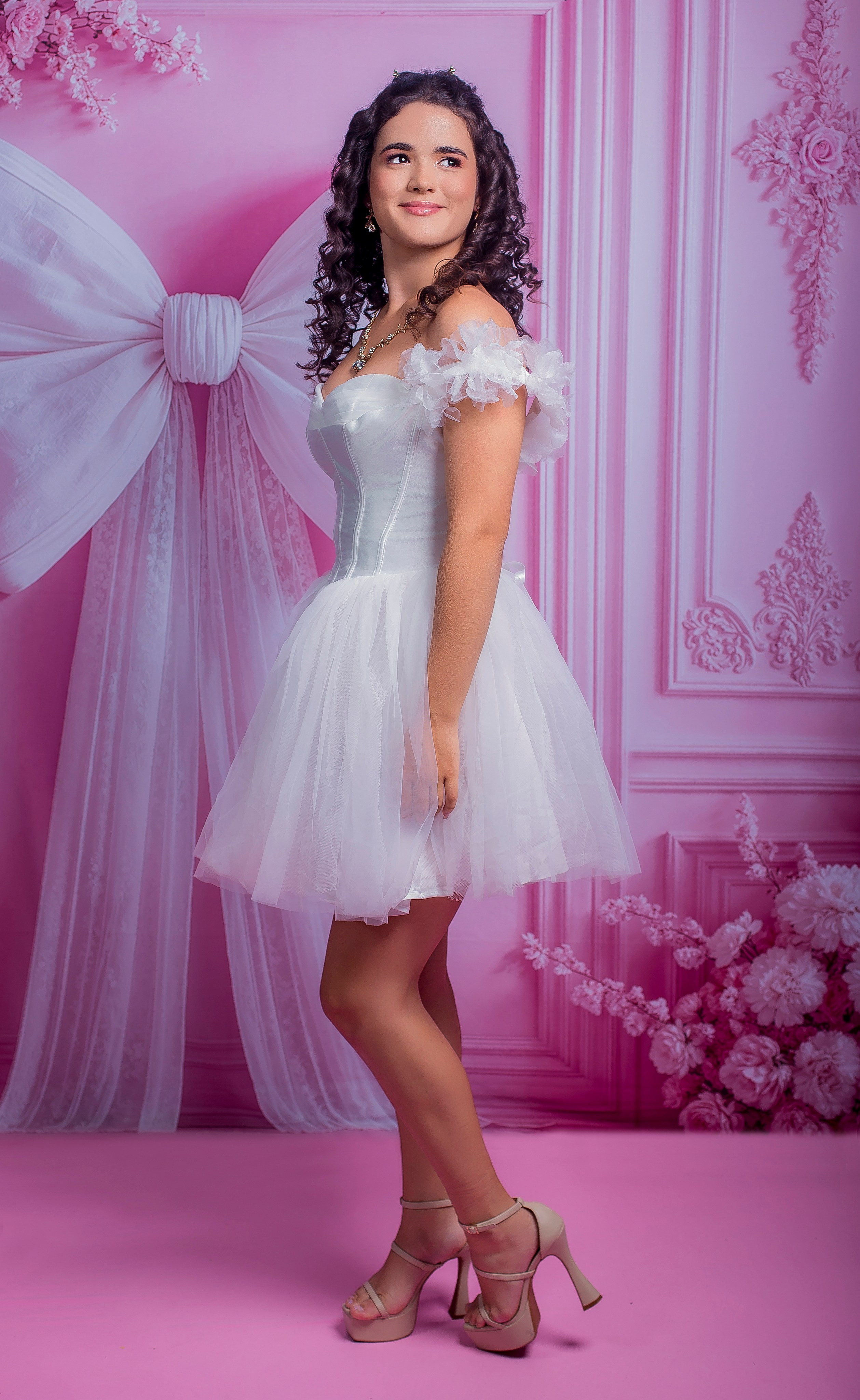 Ensaio studio Manu XV. Flavio Nunes Fotografia (Fotografo especializado em Fotografia de 15 Anos e Ensaios)
