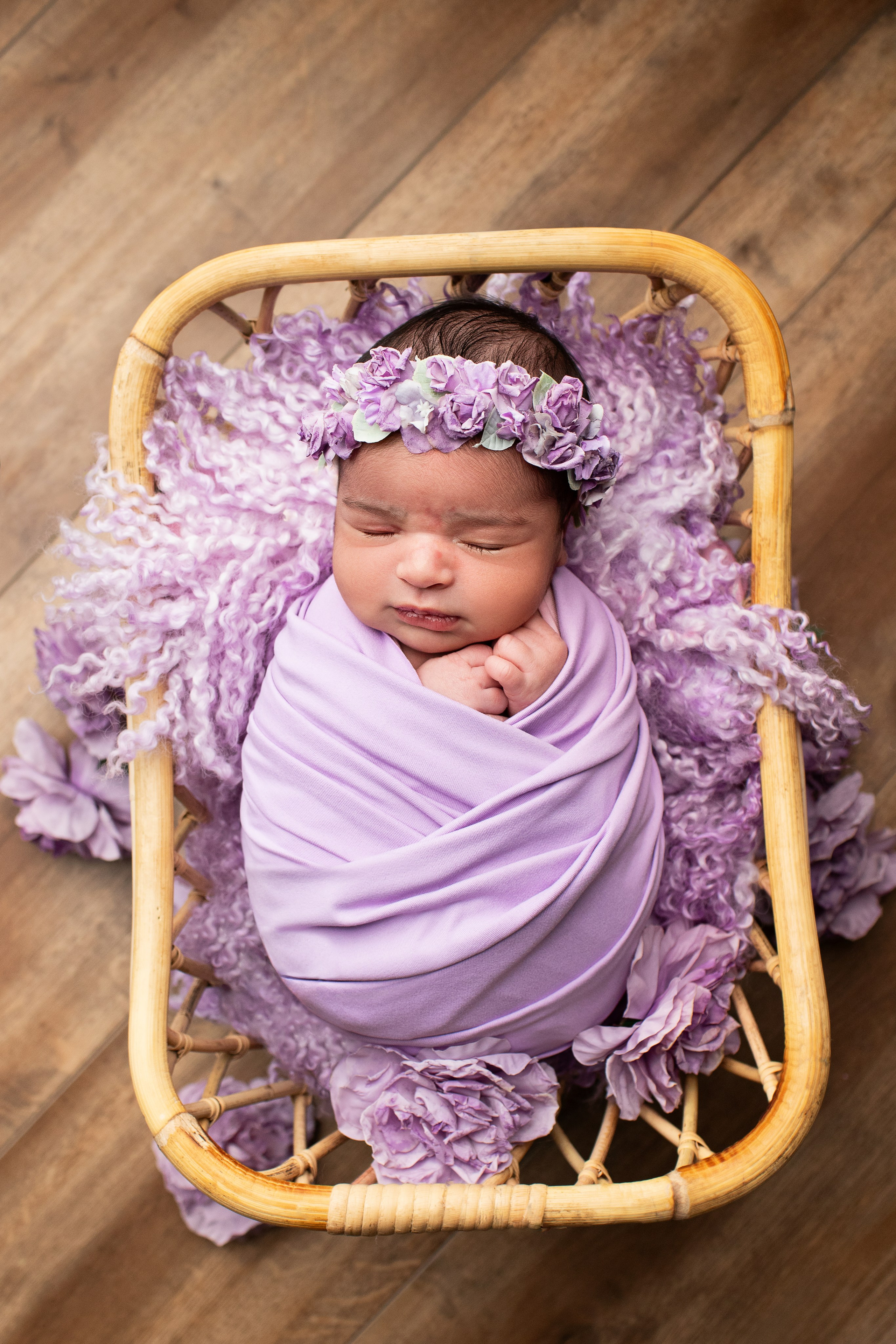 Newborn Classic. Mary Newborn Photo