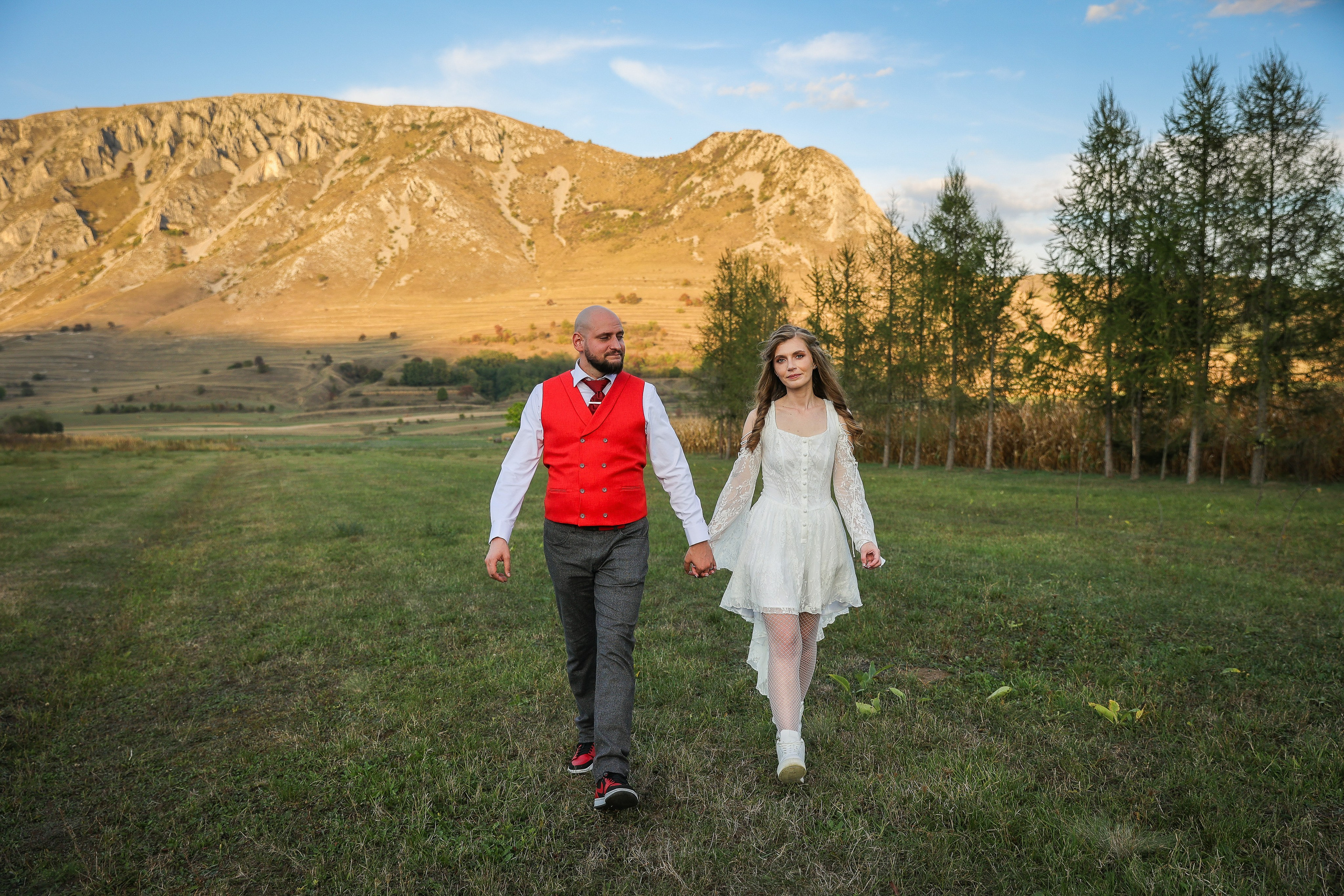 Orsi & Remus, eleganță în inima Transilvaniei. Rares Bucur is a professional wedding photographer based in Cluj-Napoca, Romania, specializing in wedding photography