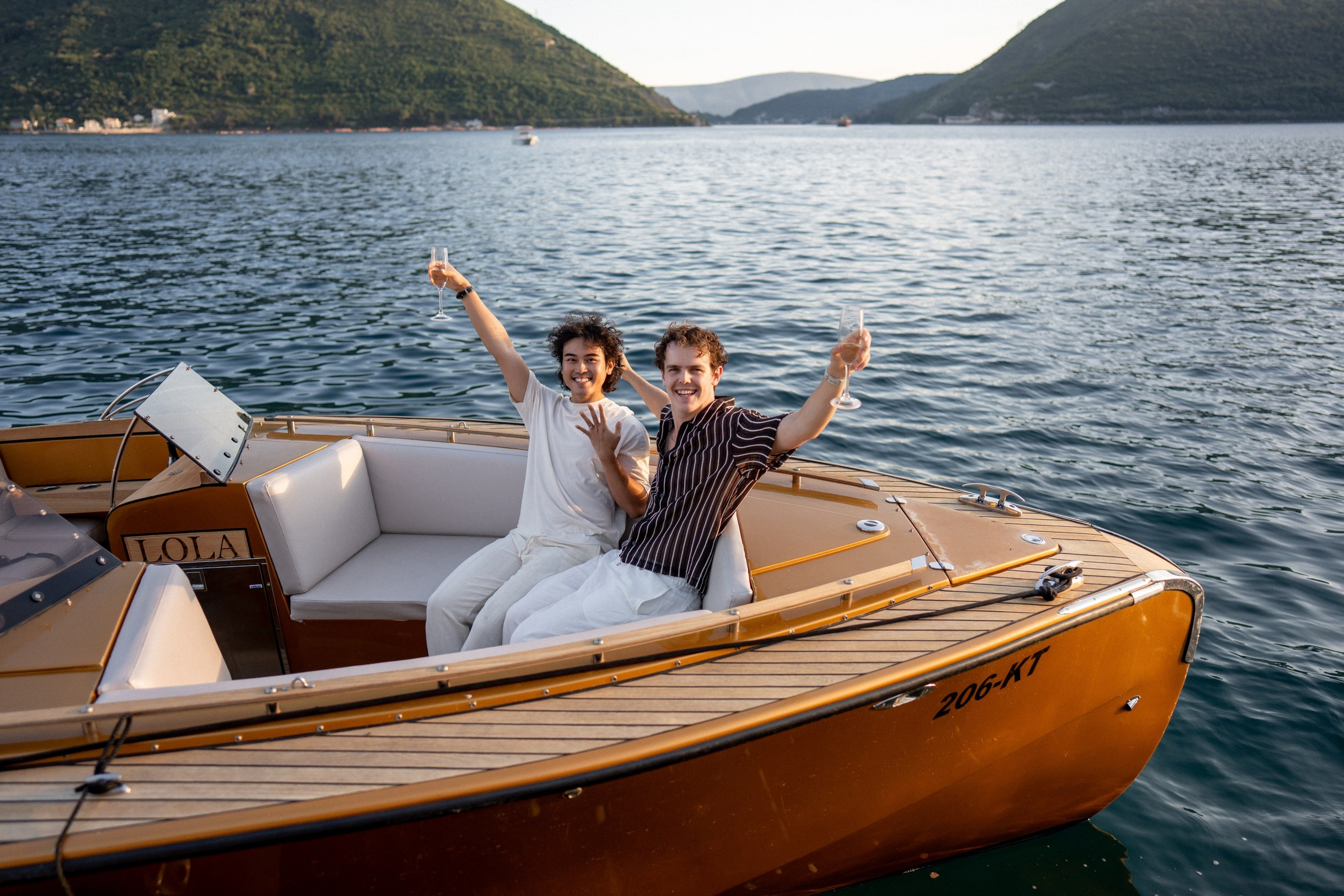 Perast Boat Proposal. Trouwfotograaf & videograaf in Montenegro | Maria & Vasilii