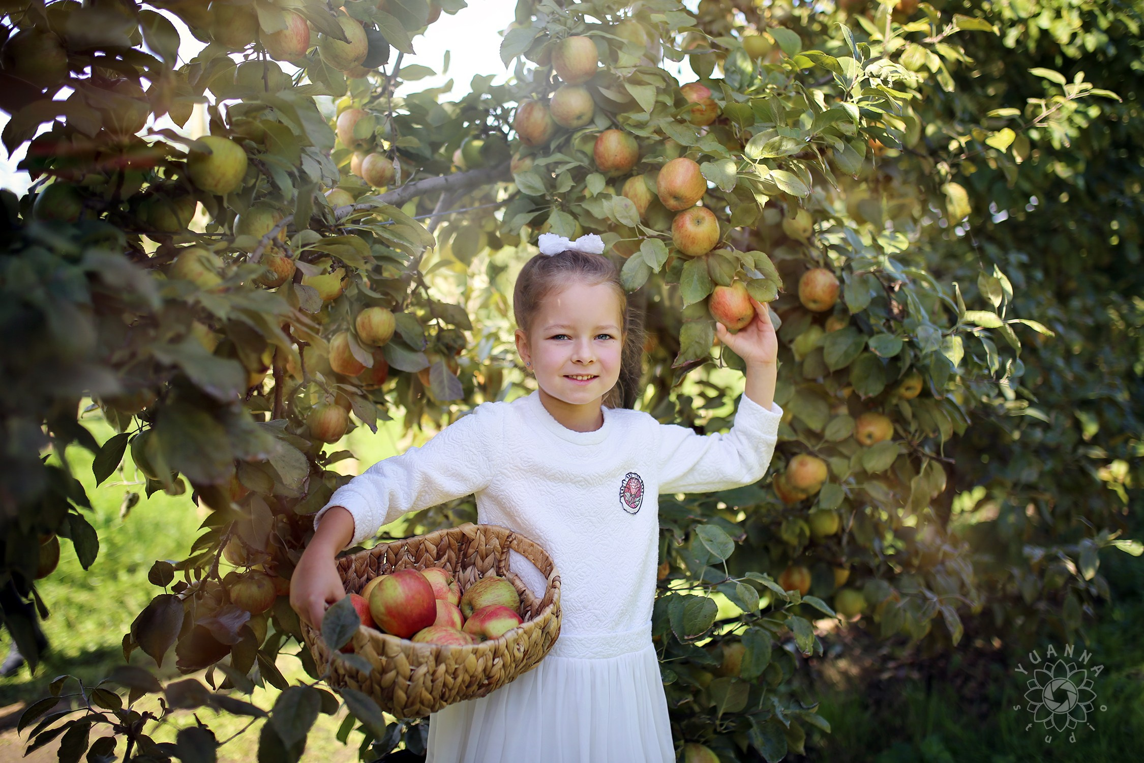Fall. YuAnna studio. Family & Kids Photographer in Seattle area, located in