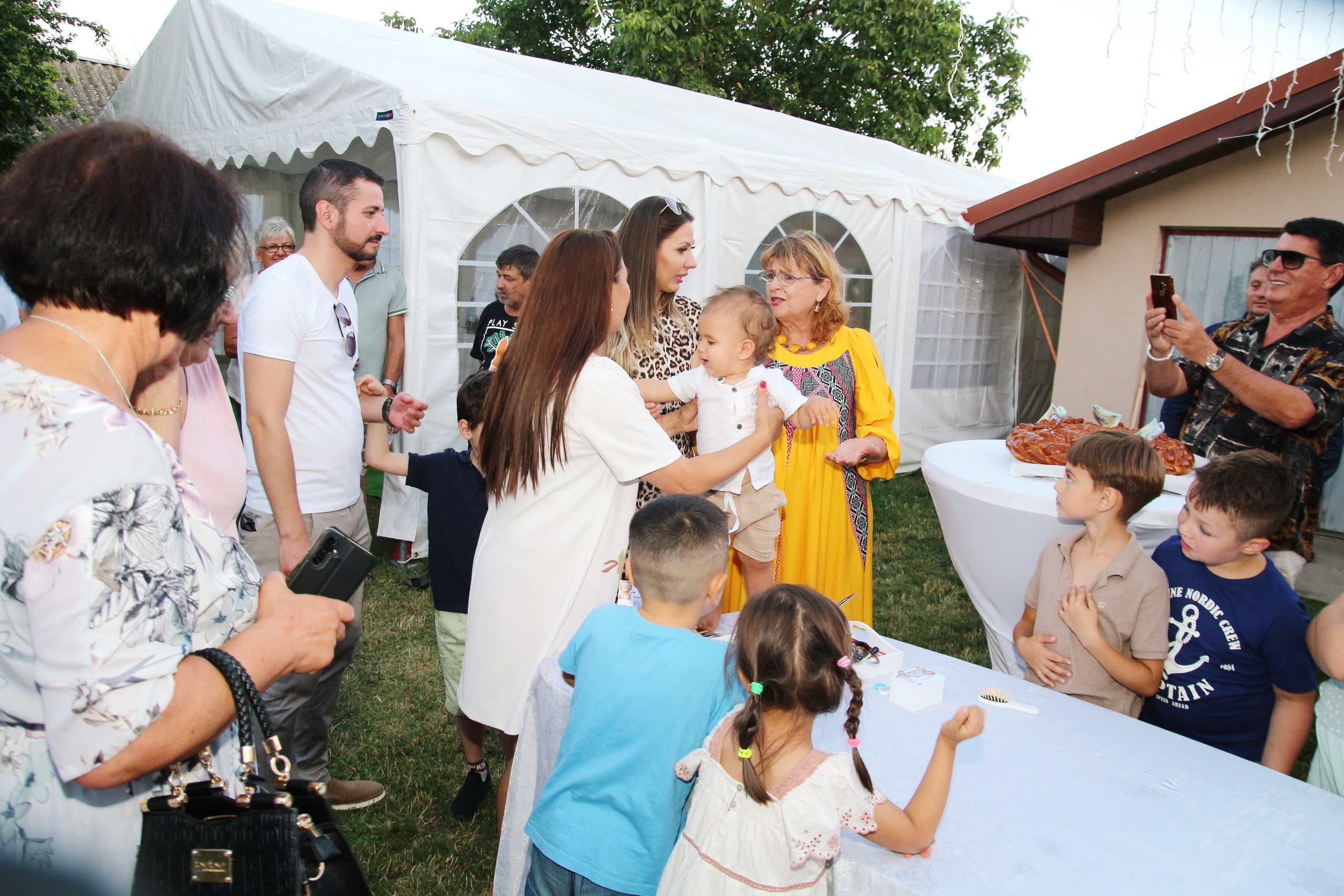 BYZO MEDIA. PETRU BYZO - family and children photographer in ROMANIA