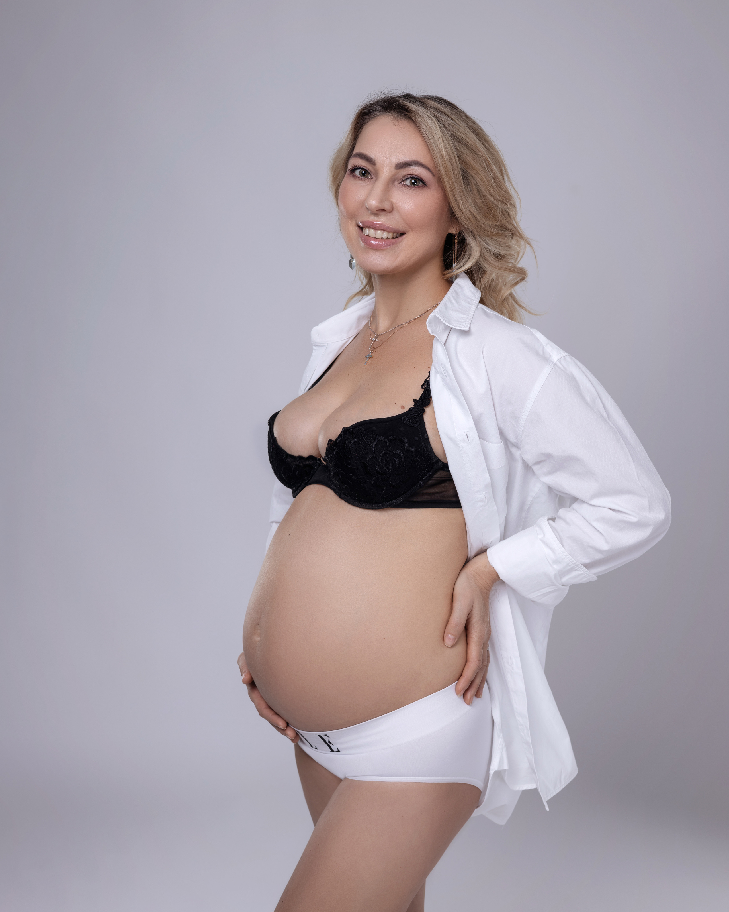 Babybauch Shooting mit wunderschöner Tatiana