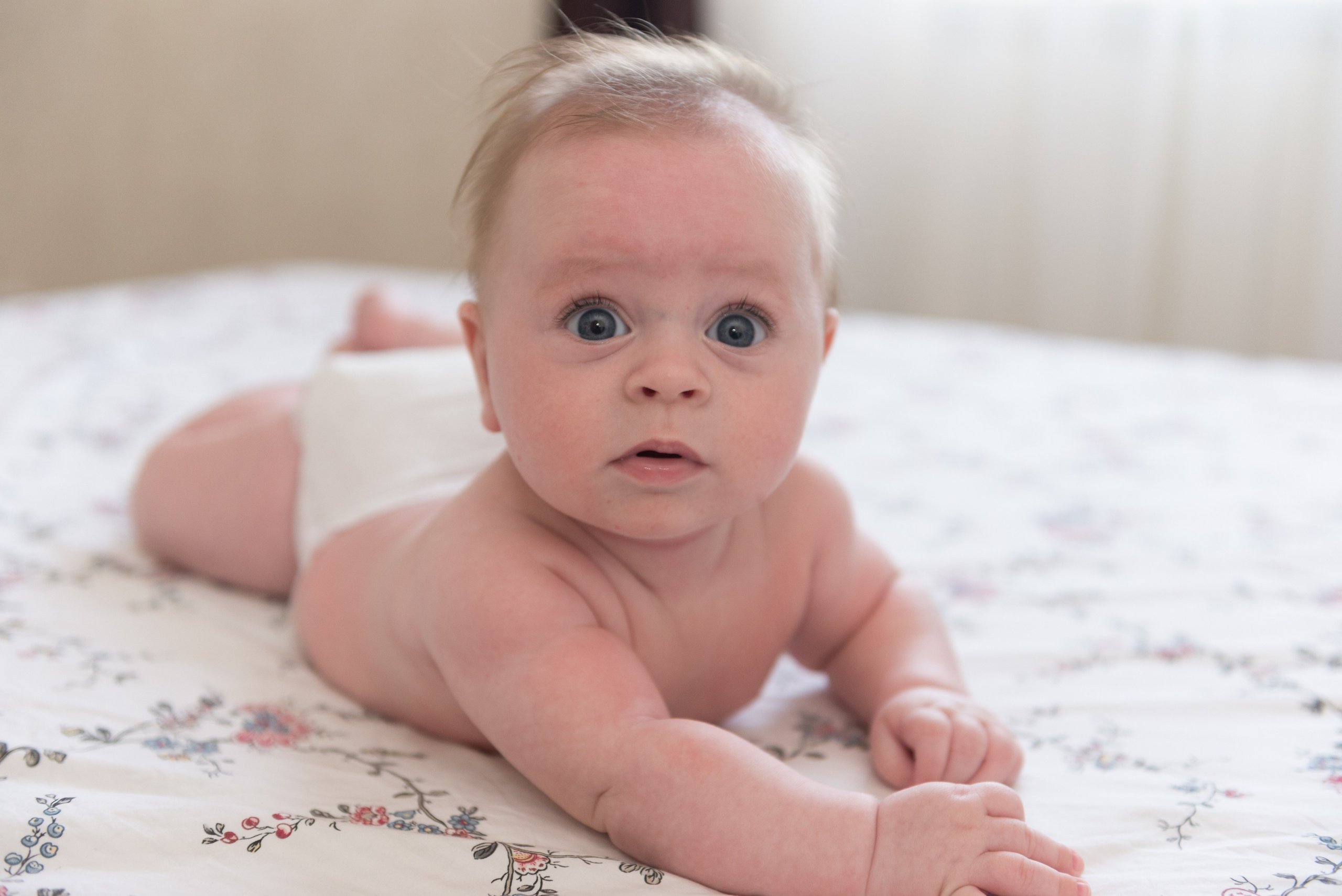 Christening photographer, photo session at home, baby photos, professional baptism photographer Bucharest, family photo session, baby photo session, baptism photos at home, baby preparation photos, baby baptism, baptism customs, baptism photographer, baptism photo offer, professional photographer Bucharest, baptism.