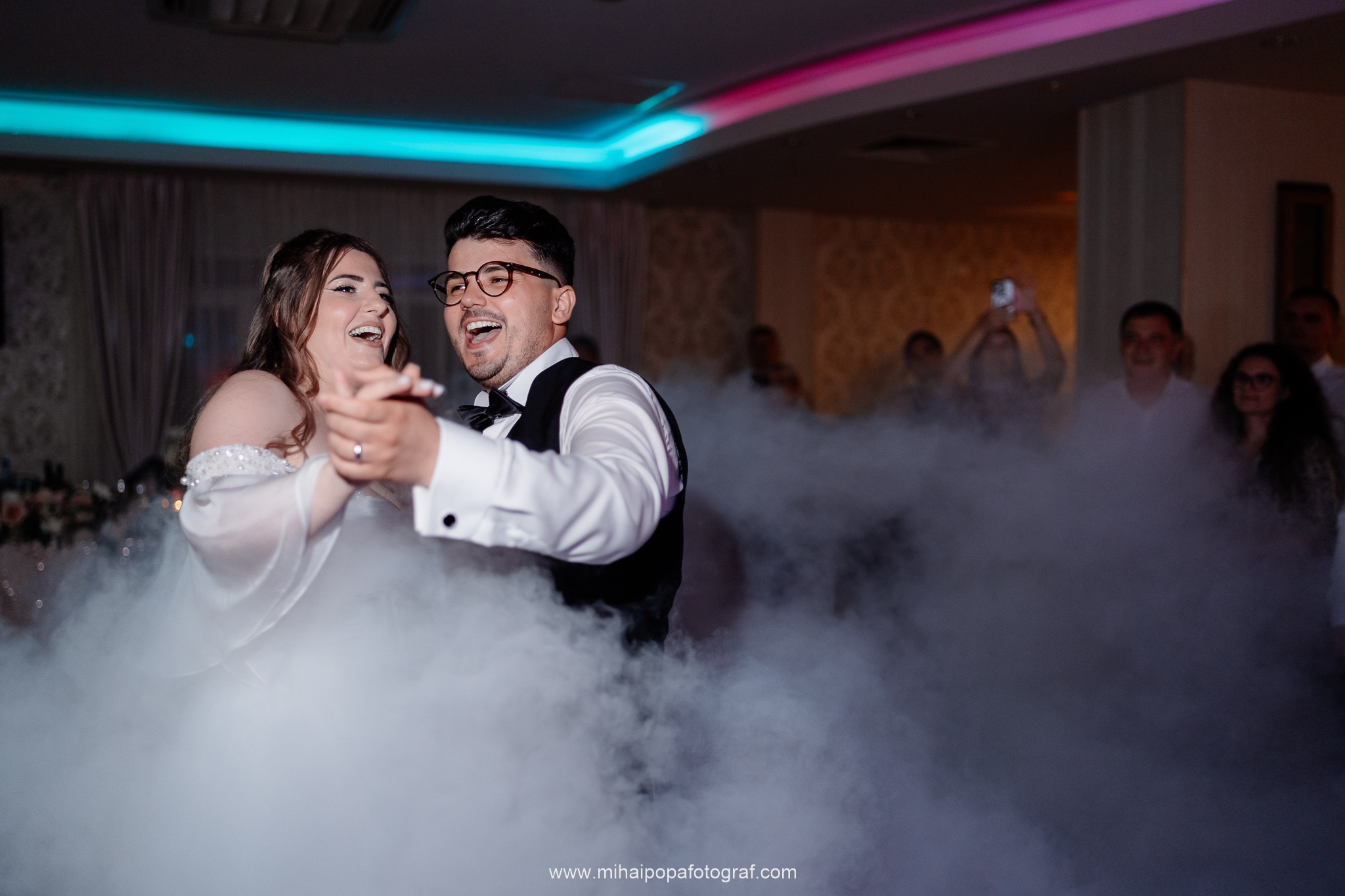 Fotograf de nuntă în Drobeta-Turnu Severin | Mihai Popa Fotograf. Fotograf Nuntă & Botez București - Mihai Popa | Dincolo de oameni, imortalizez emoții!