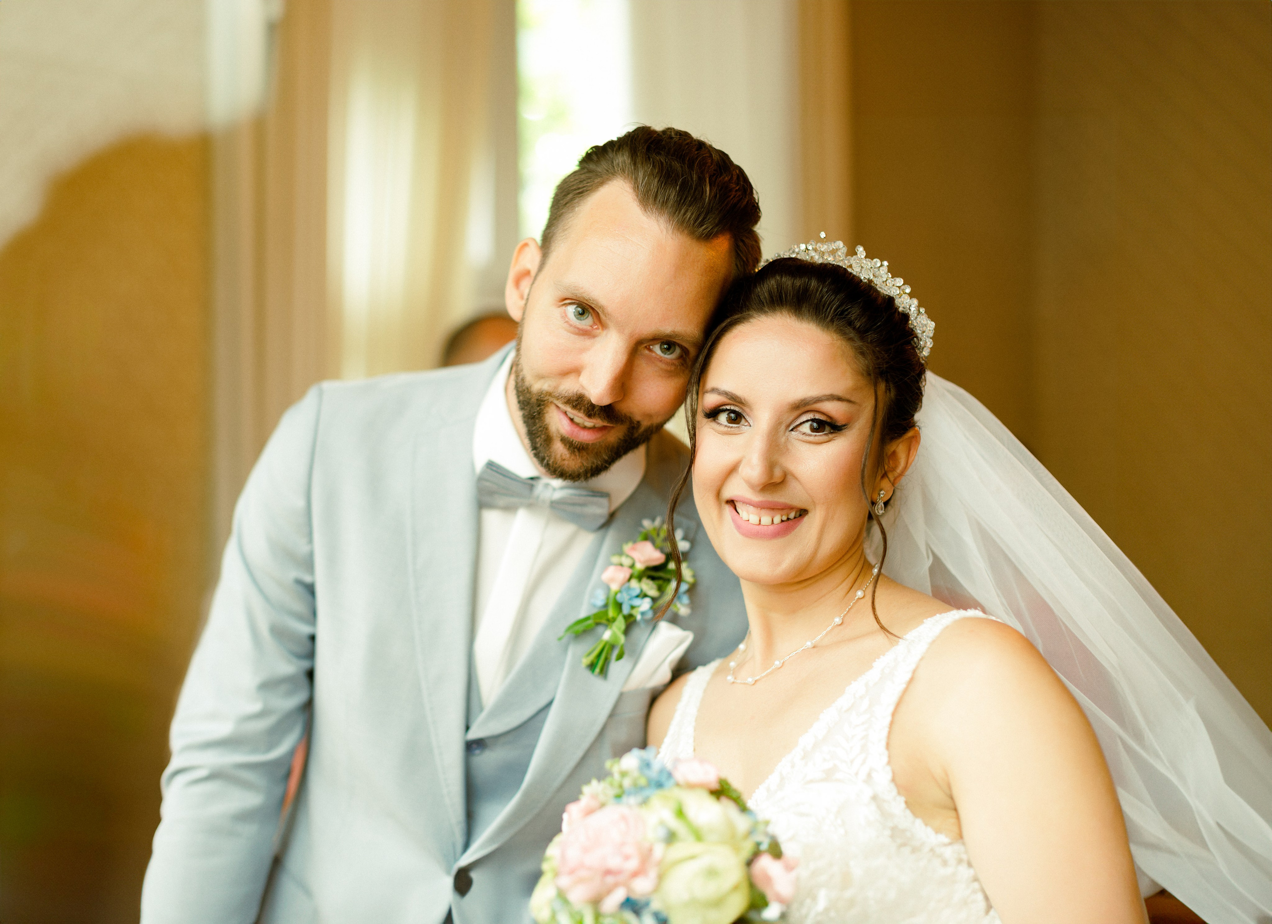 Hochzeitsfotografie in der Weißen Villa Elmshorn | Historischer Charme in Schleswig-Holstein. Hochzeitsfotograf und Hochzeitsvideograf aus Hamburg | Roka21Film