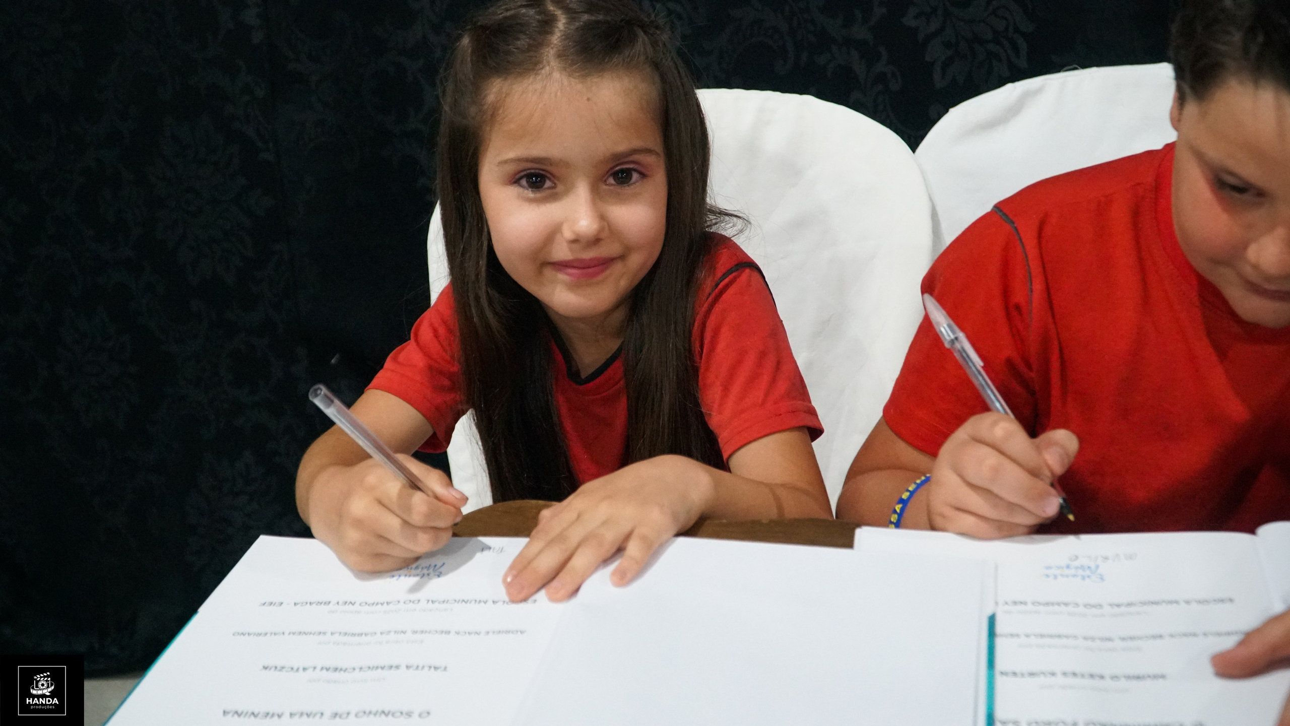 Noite autógrafos colégio Aurélio Buarque de Holanda. Handa Produções