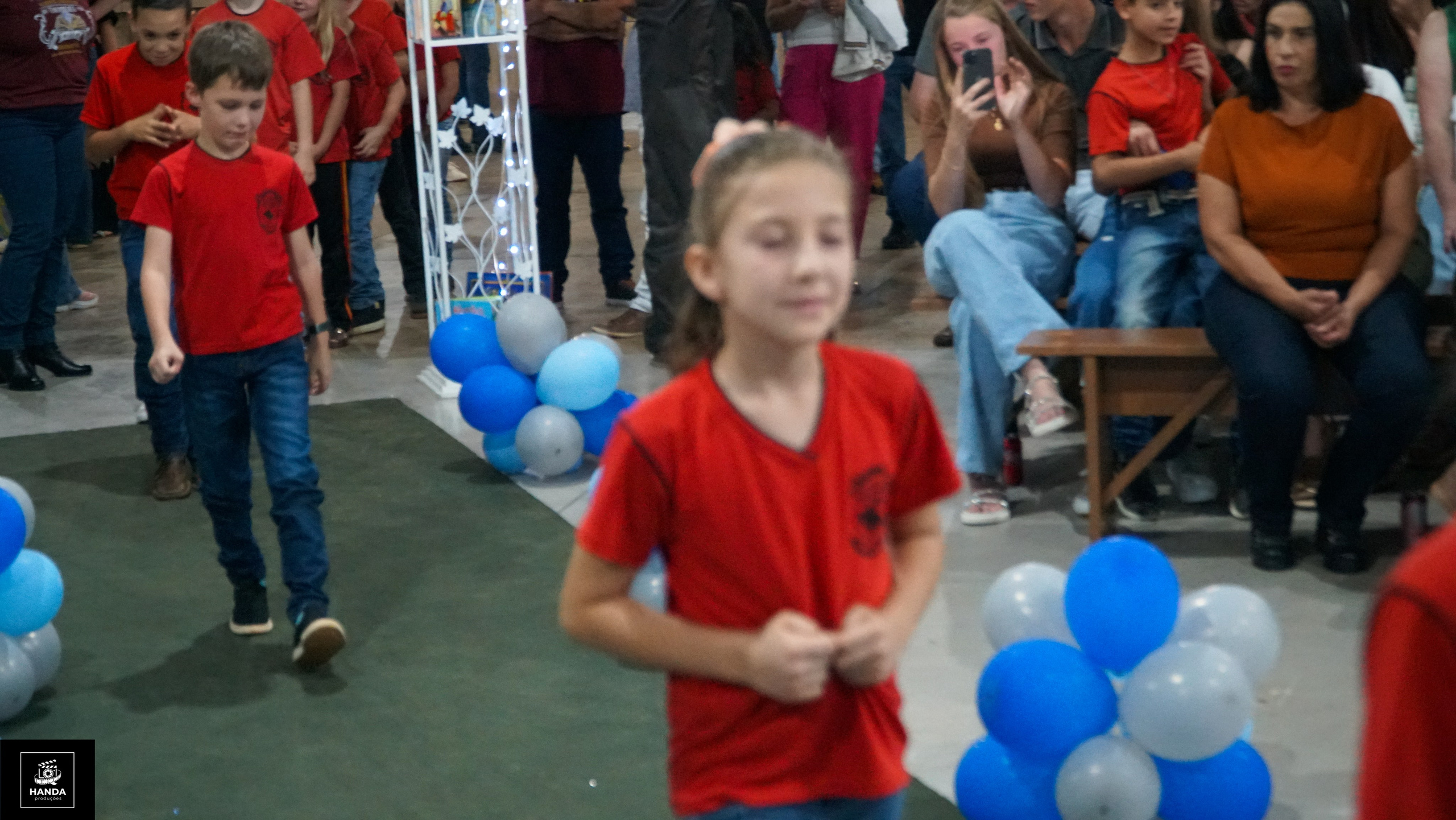 Noite autógrafos colégio Aurélio Buarque de Holanda. Handa Produções