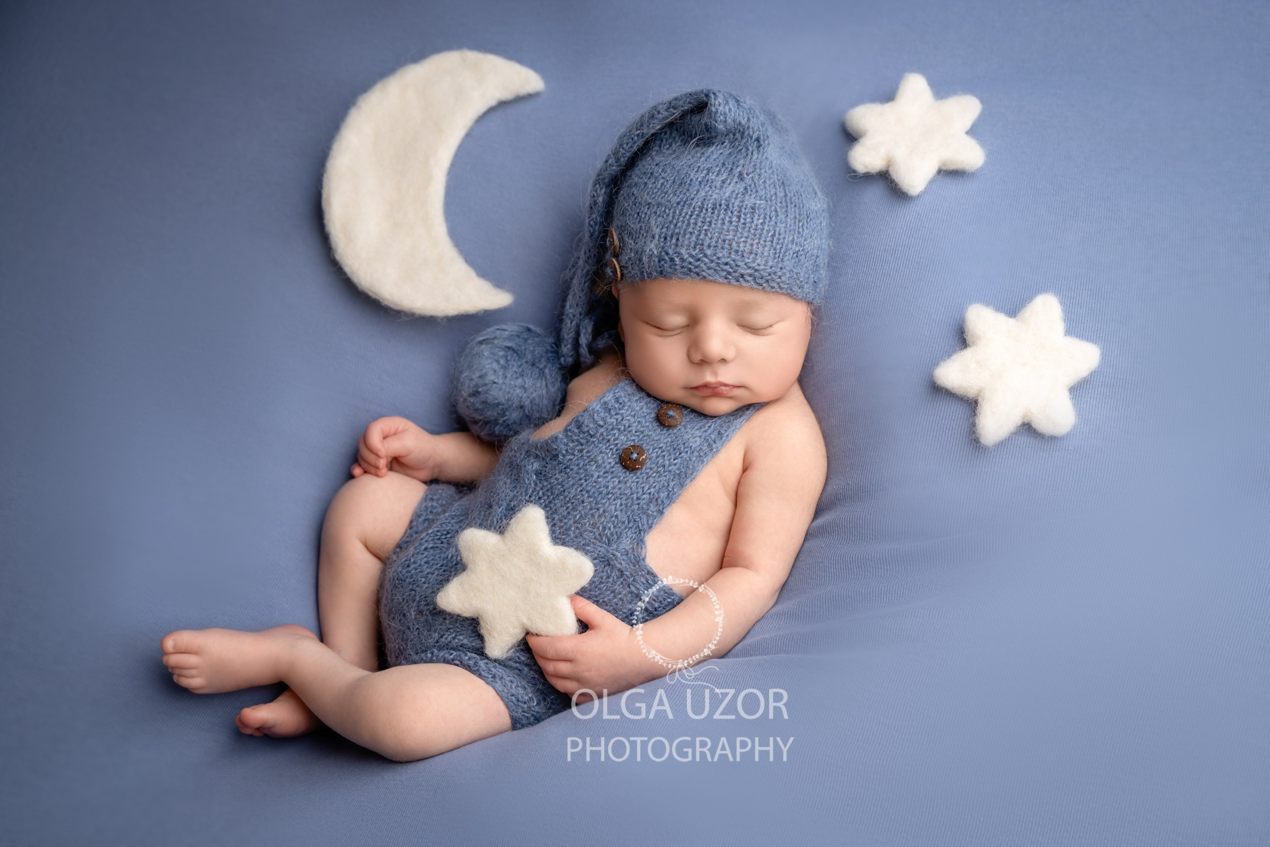 Newborn photo session Stevenage, Hertfordshire. Photographer. Stevenage, Hertfordshire family, maternity and newborn photographer