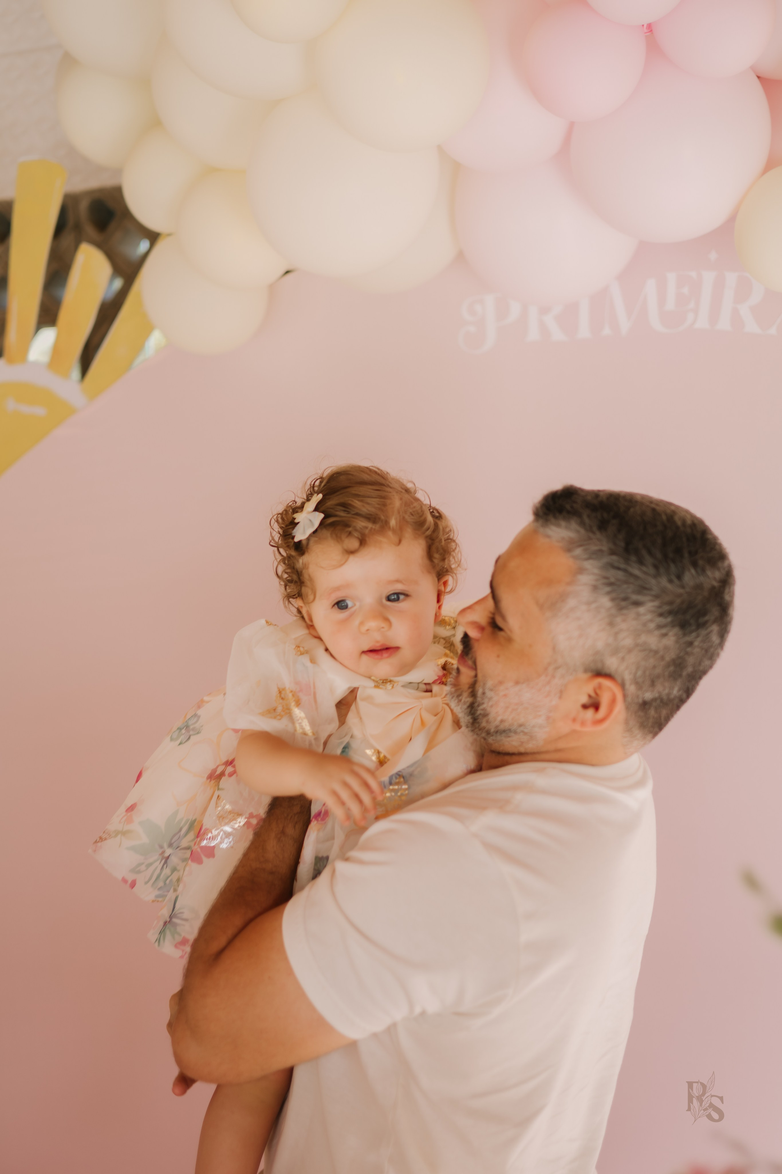 Aurora — 1 ano. Fotógrafo Richard Silvestre — Casamentos na Bahia