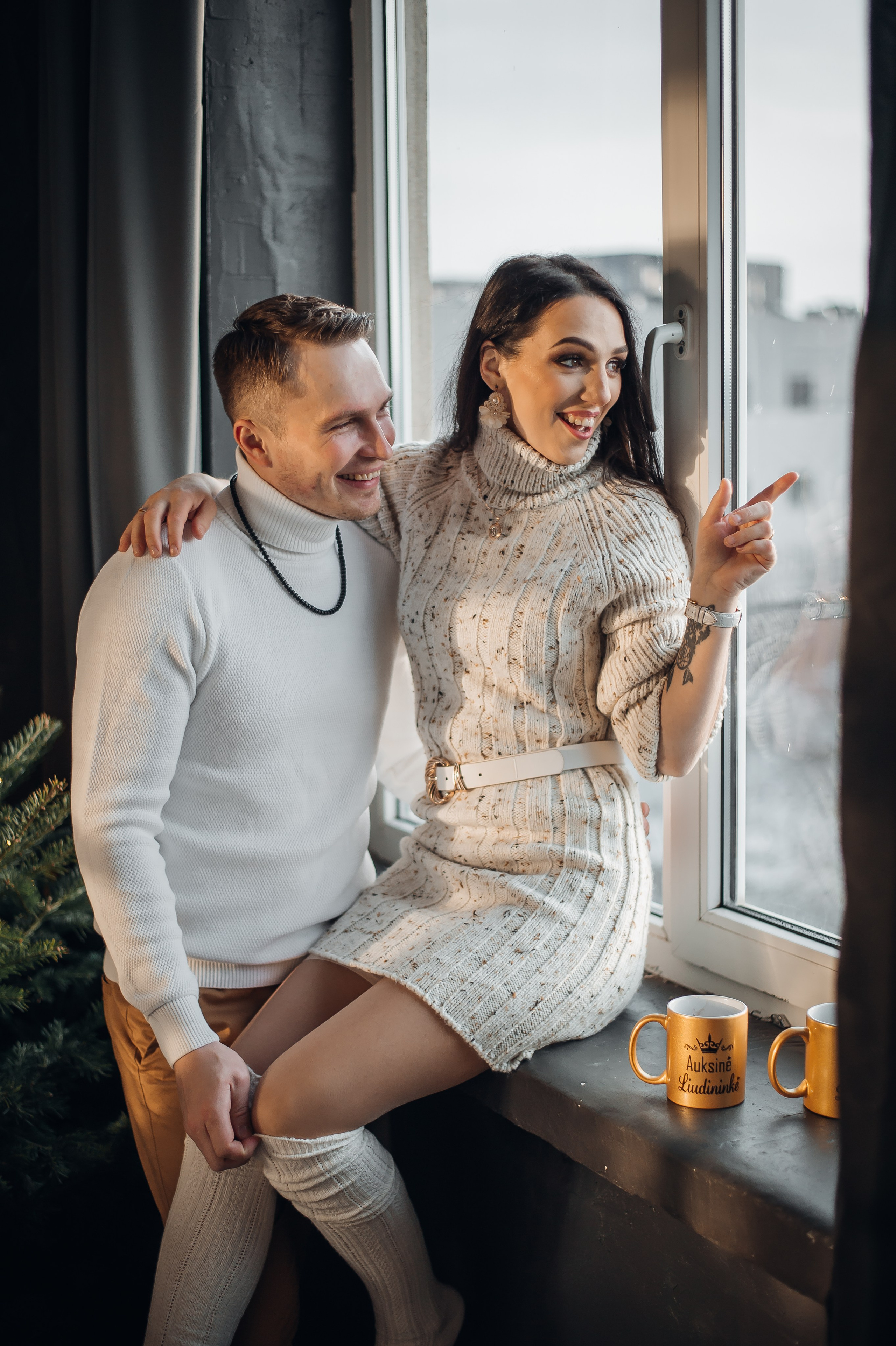 Fotosesijos studijoje. Aukse Stravi fotografė