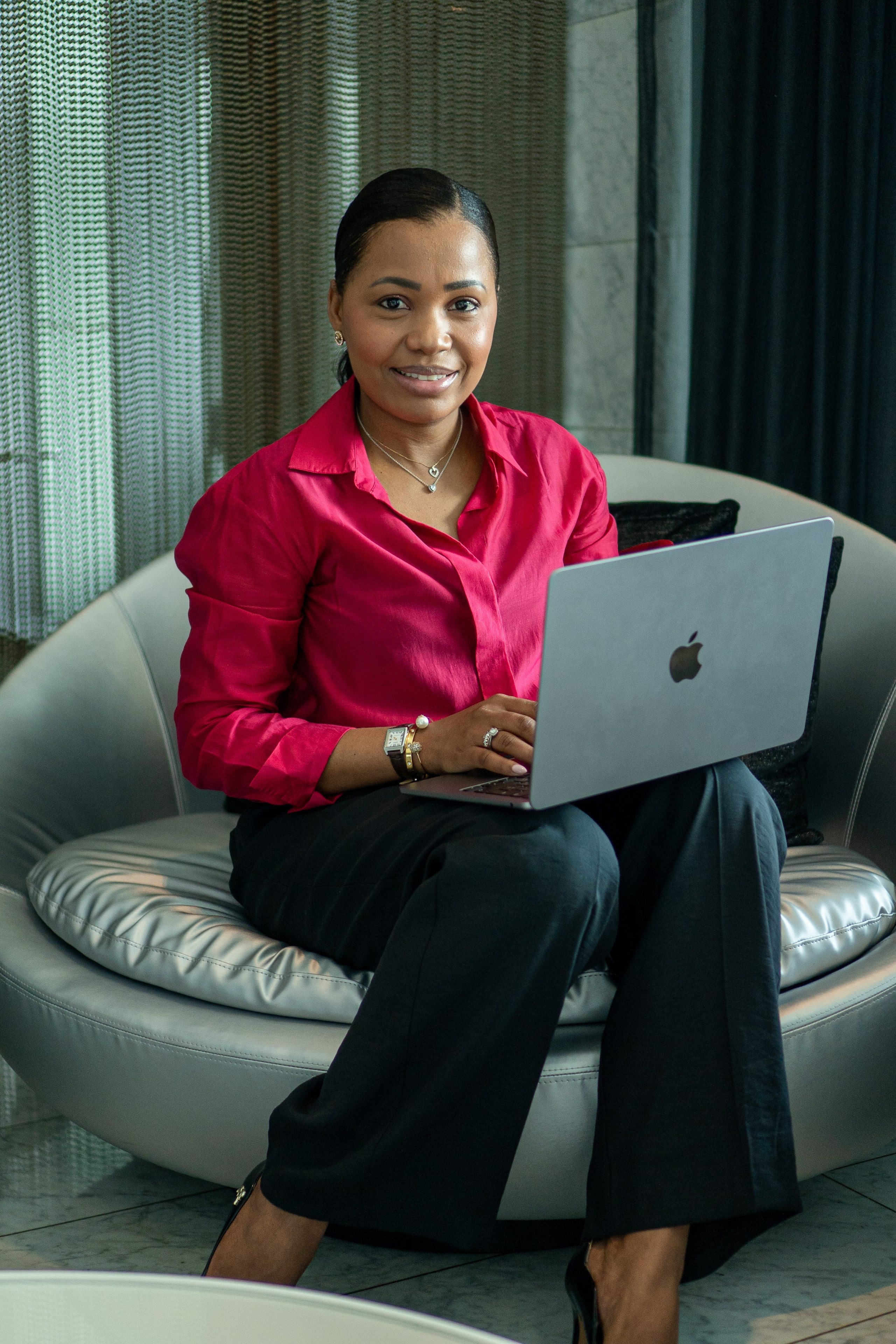 Raquel Ribeiro. Frames by Giovani Braga