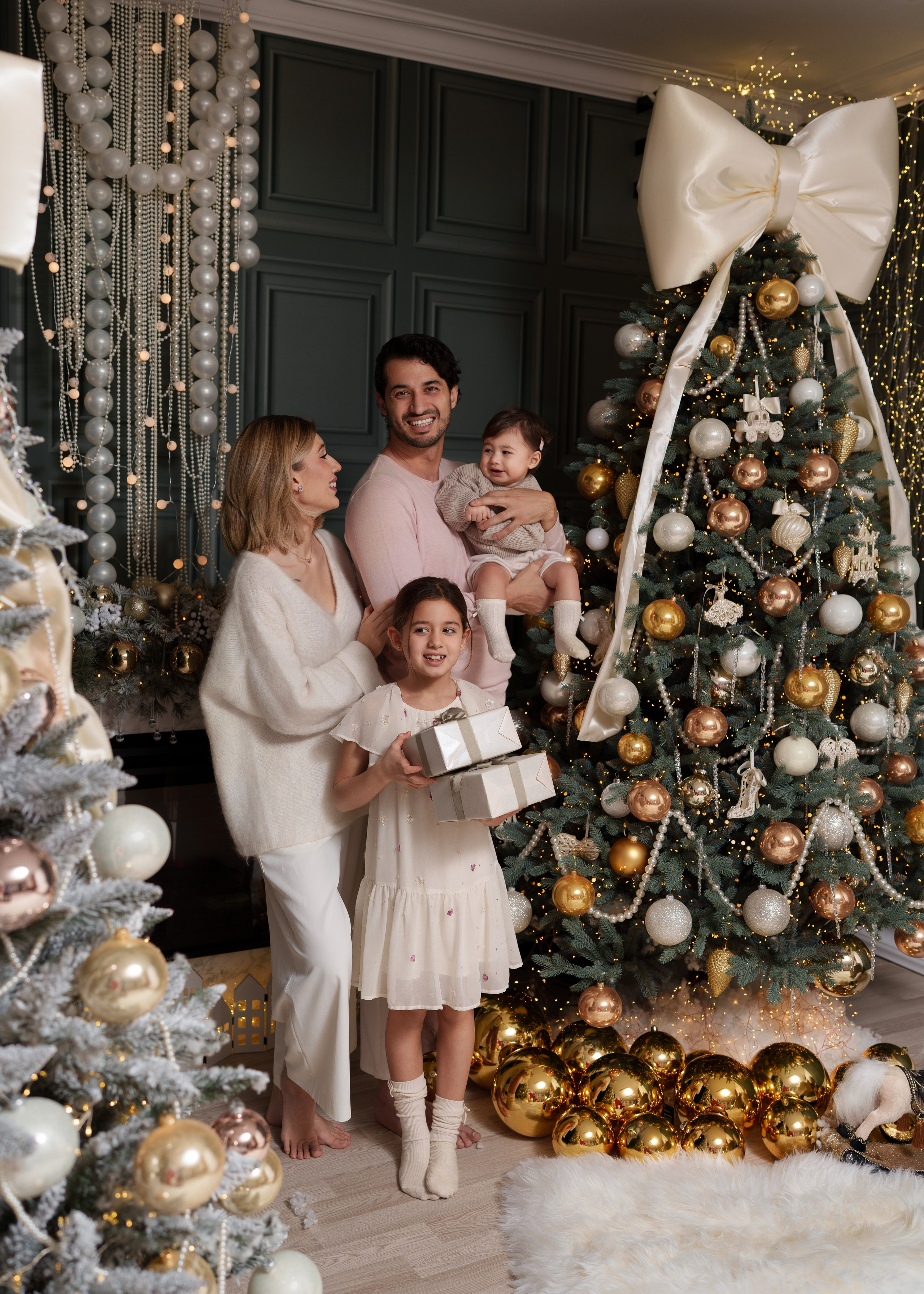 Weihnachtsfotoshootings. Anna, Fotografin aus Wien, Österreich. Ich fotografiere in folgenden Genres: Babybauch-, Familien-, Mode- und Weihnachtsfotografie