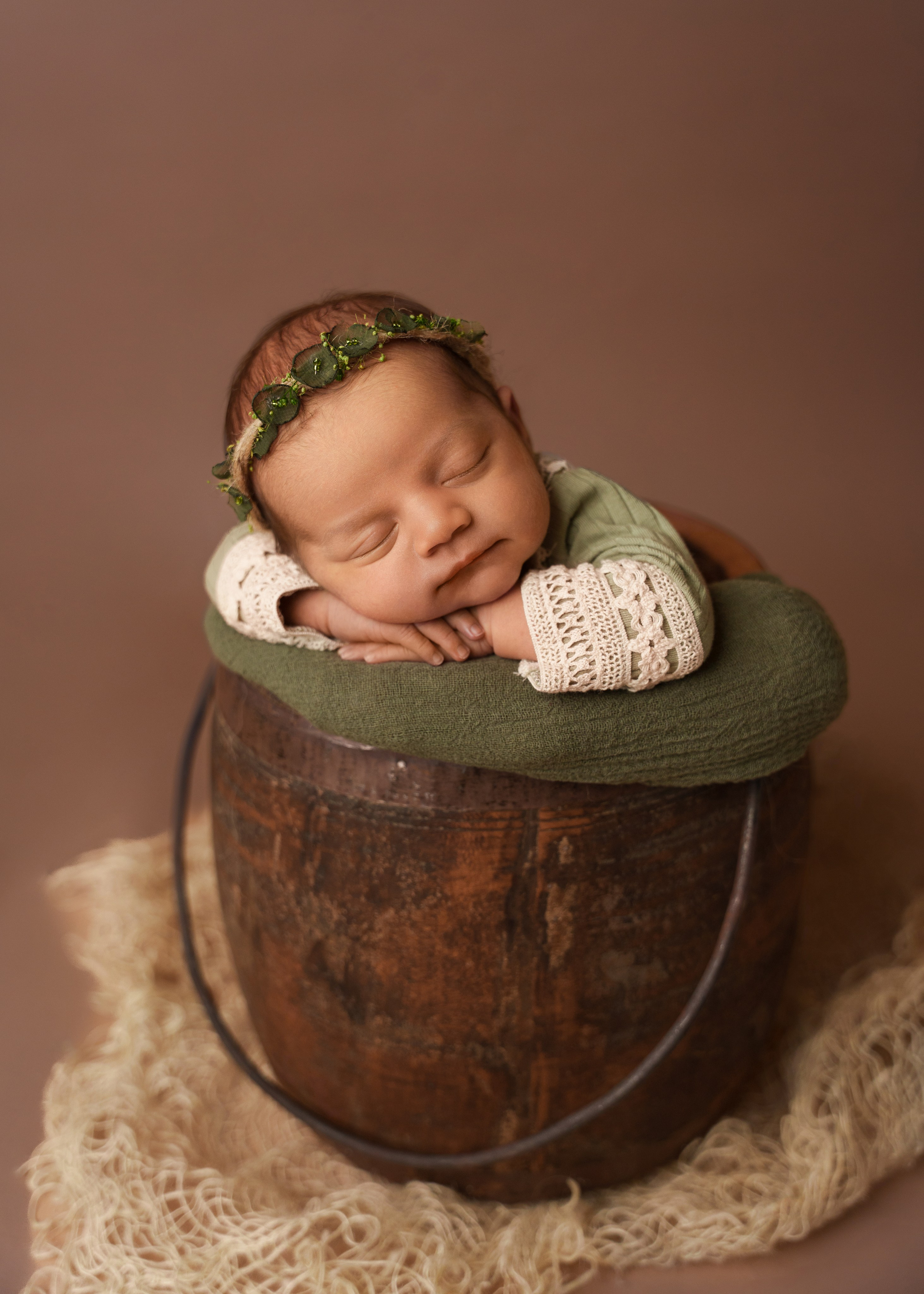 NEWBORN FOTOSHOOTING. Anna, Fotografin aus Wien, Österreich. Ich fotografiere in folgenden Genres: Babybauch-, Familien-, Mode- und Weihnachtsfotografie
