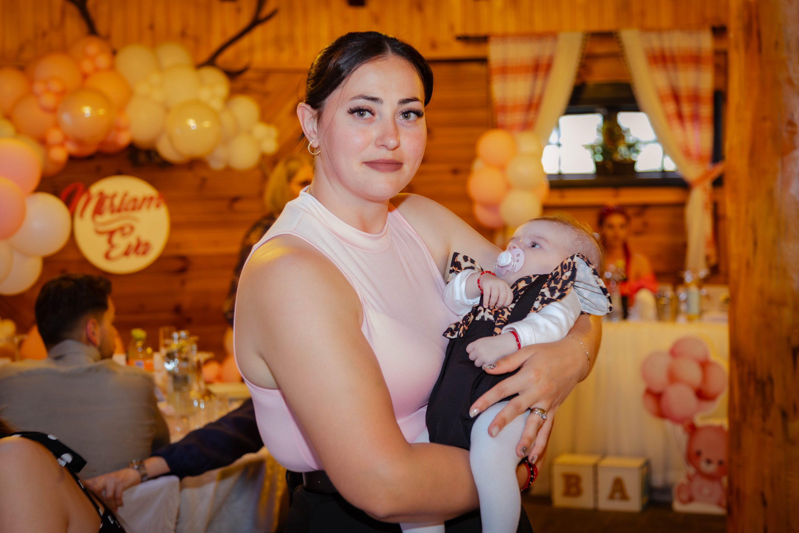 Miriam Eva. Fotograf evenimente PRIVATE