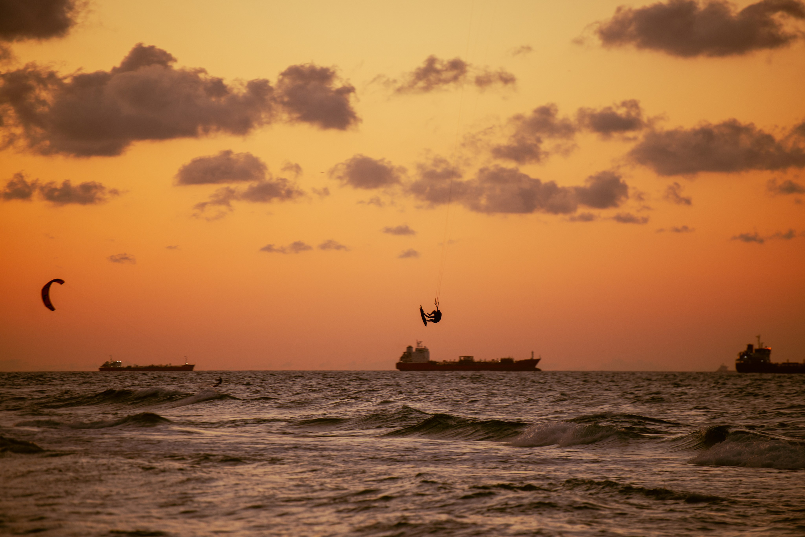 Kilyos — Wind, Sand & Firelight. JourneyUP Visuals