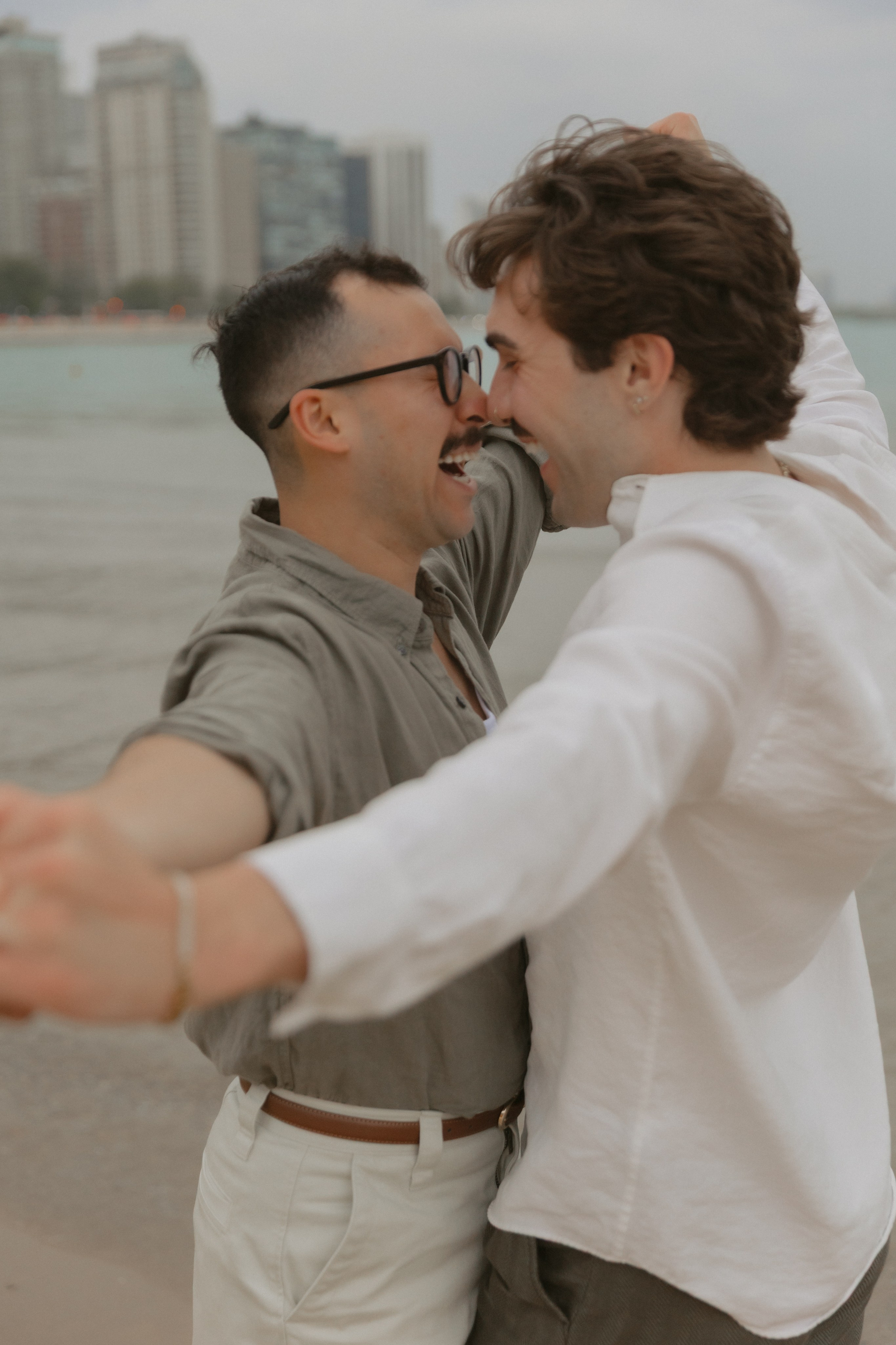 Neil&Alex. Couple photographer in Chicago