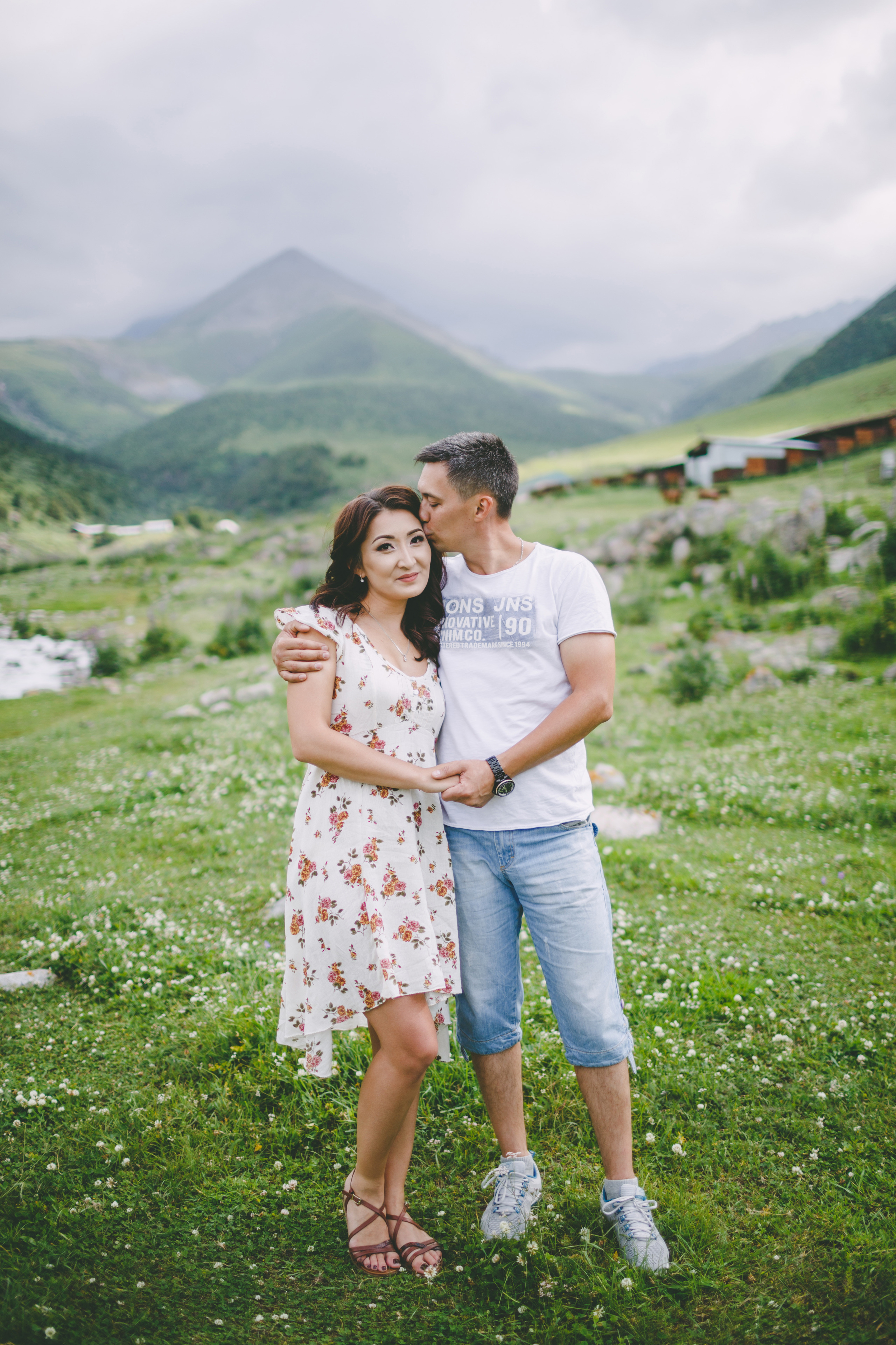 Фотосъемка для двоих в ущелье Чункурчак. Фотограф в Бишкеке Оксана Шувалова