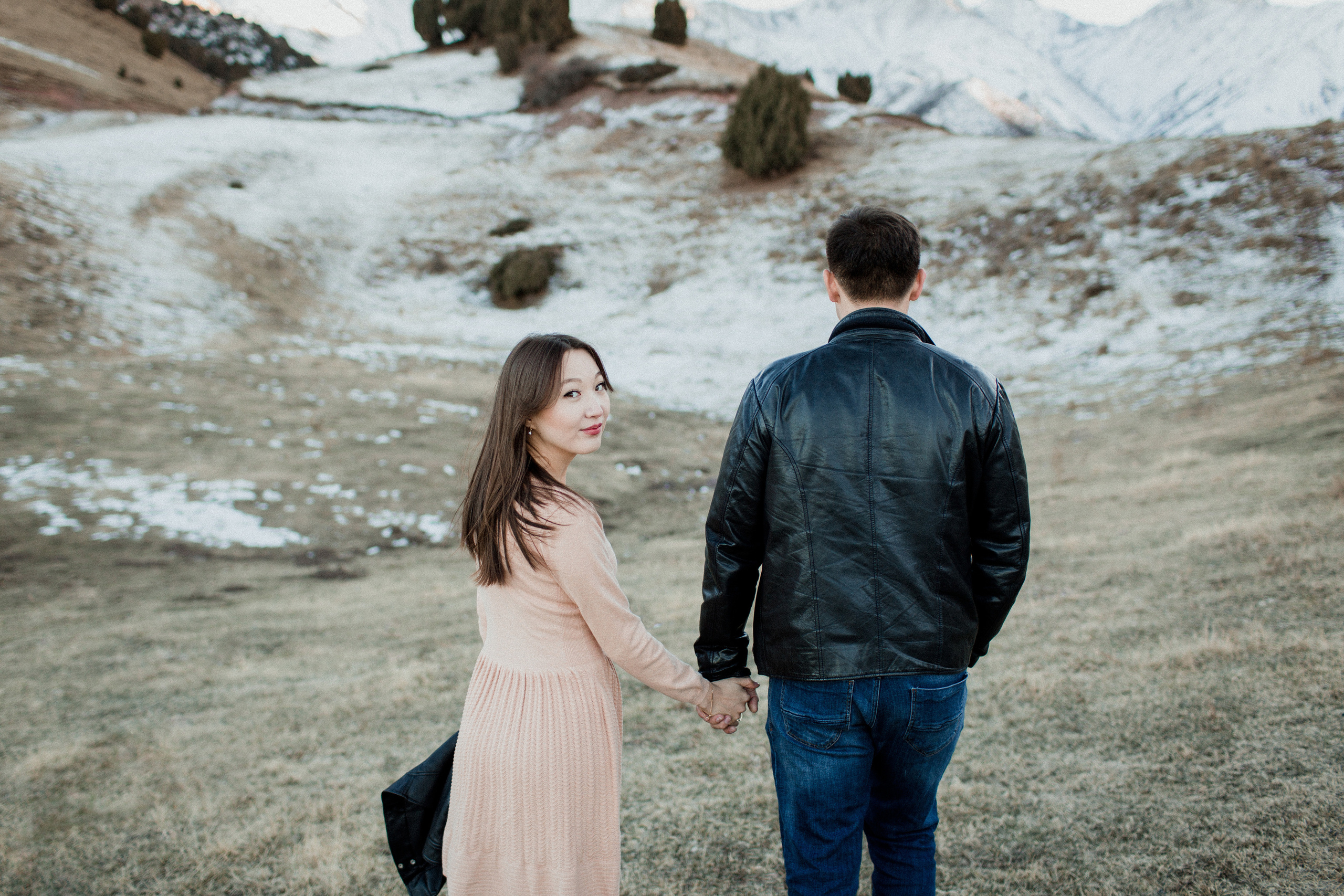 Фотосессия для двоих в ущелье Чункурчак. Фотограф в Бишкеке Оксана Шувалова