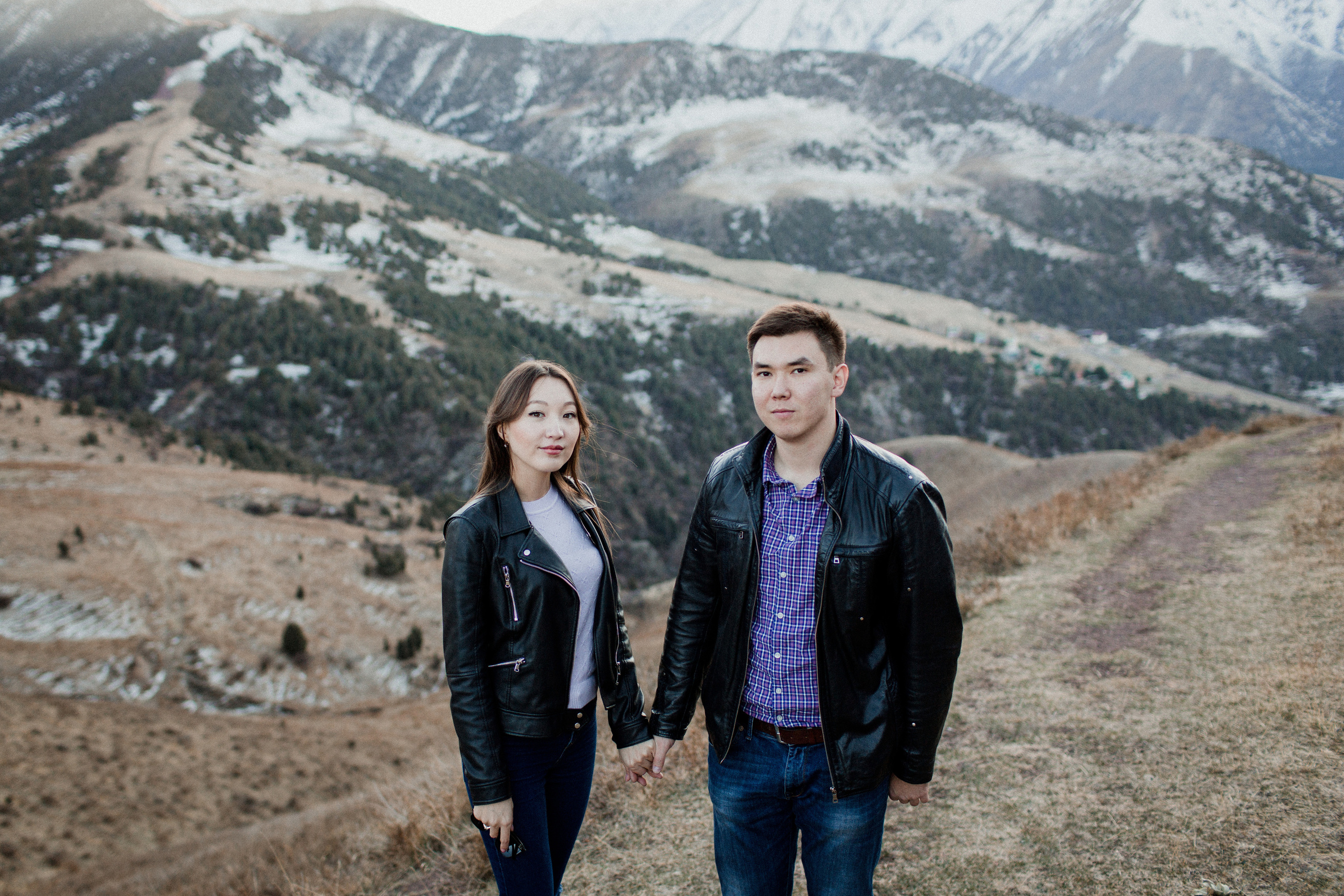 Фотосессия для двоих в ущелье Чункурчак. Фотограф в Бишкеке Оксана Шувалова