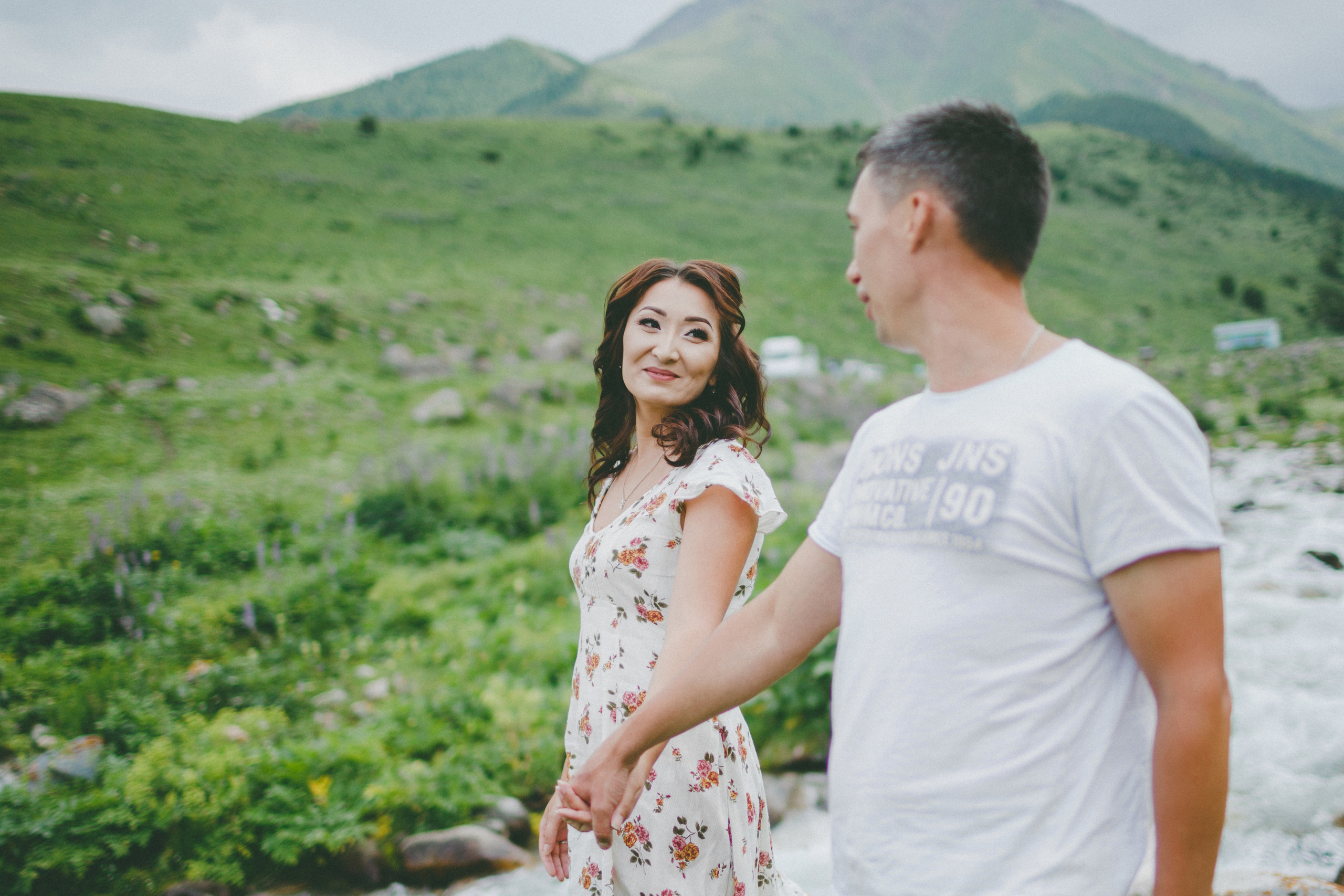 Фотосъемка для двоих в ущелье Чункурчак. Фотограф в Бишкеке Оксана Шувалова