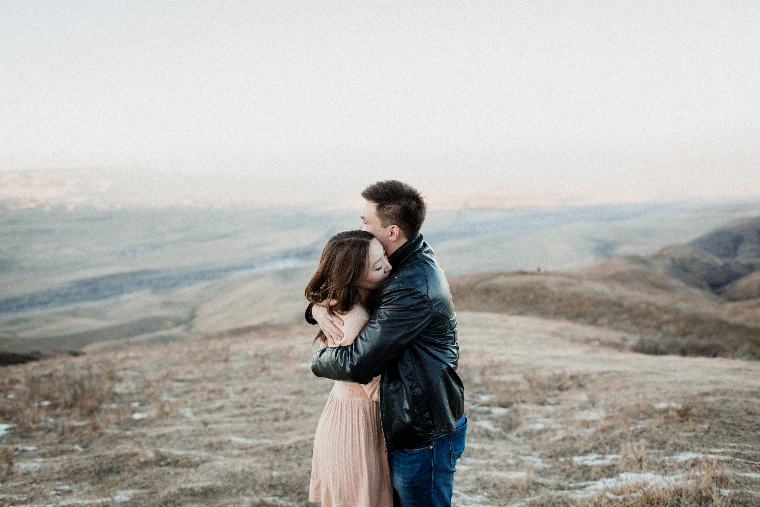 Фотосессия для двоих в ущелье Чункурчак. Фотограф в Бишкеке Оксана Шувалова