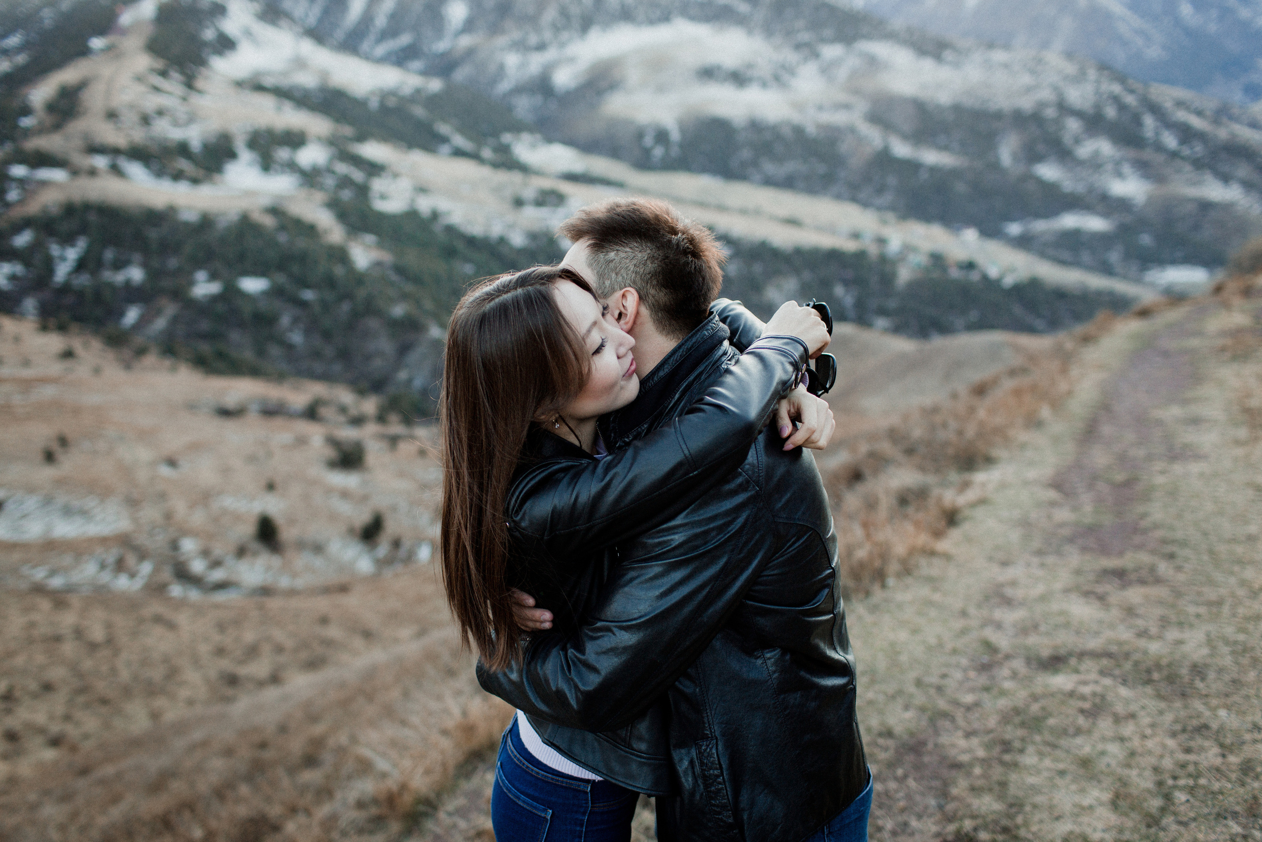 Фотосессия для двоих в ущелье Чункурчак. Фотограф в Бишкеке Оксана Шувалова