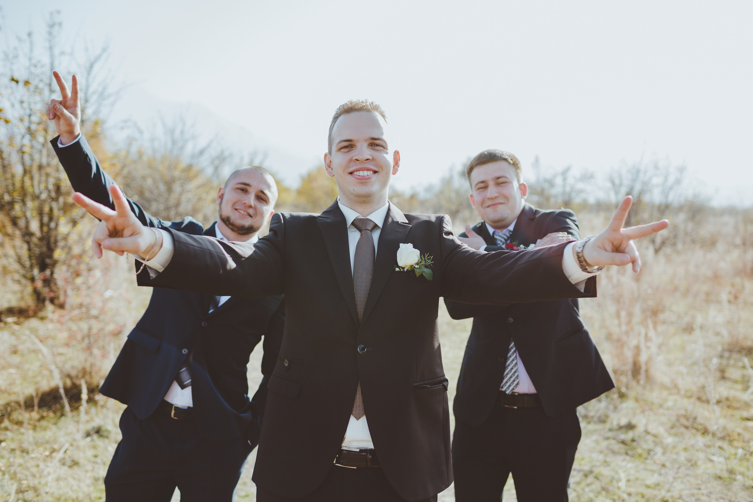 Свадебная фотосессия в яблоневом саду рядом с городом Бишкек. Фотограф в Бишкеке Оксана Шувалова