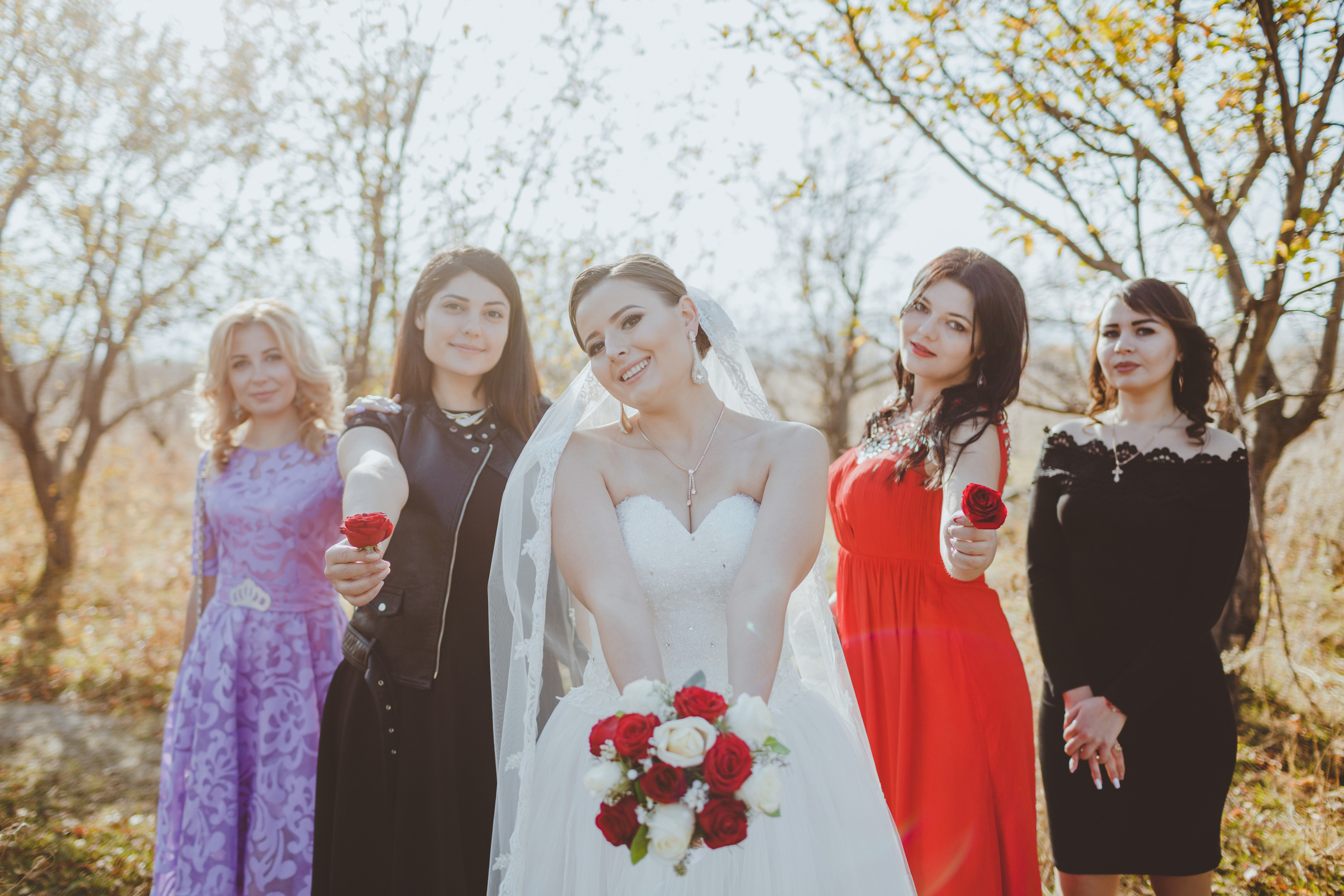 Свадебная фотосессия в яблоневом саду рядом с городом Бишкек. Фотограф в Бишкеке Оксана Шувалова